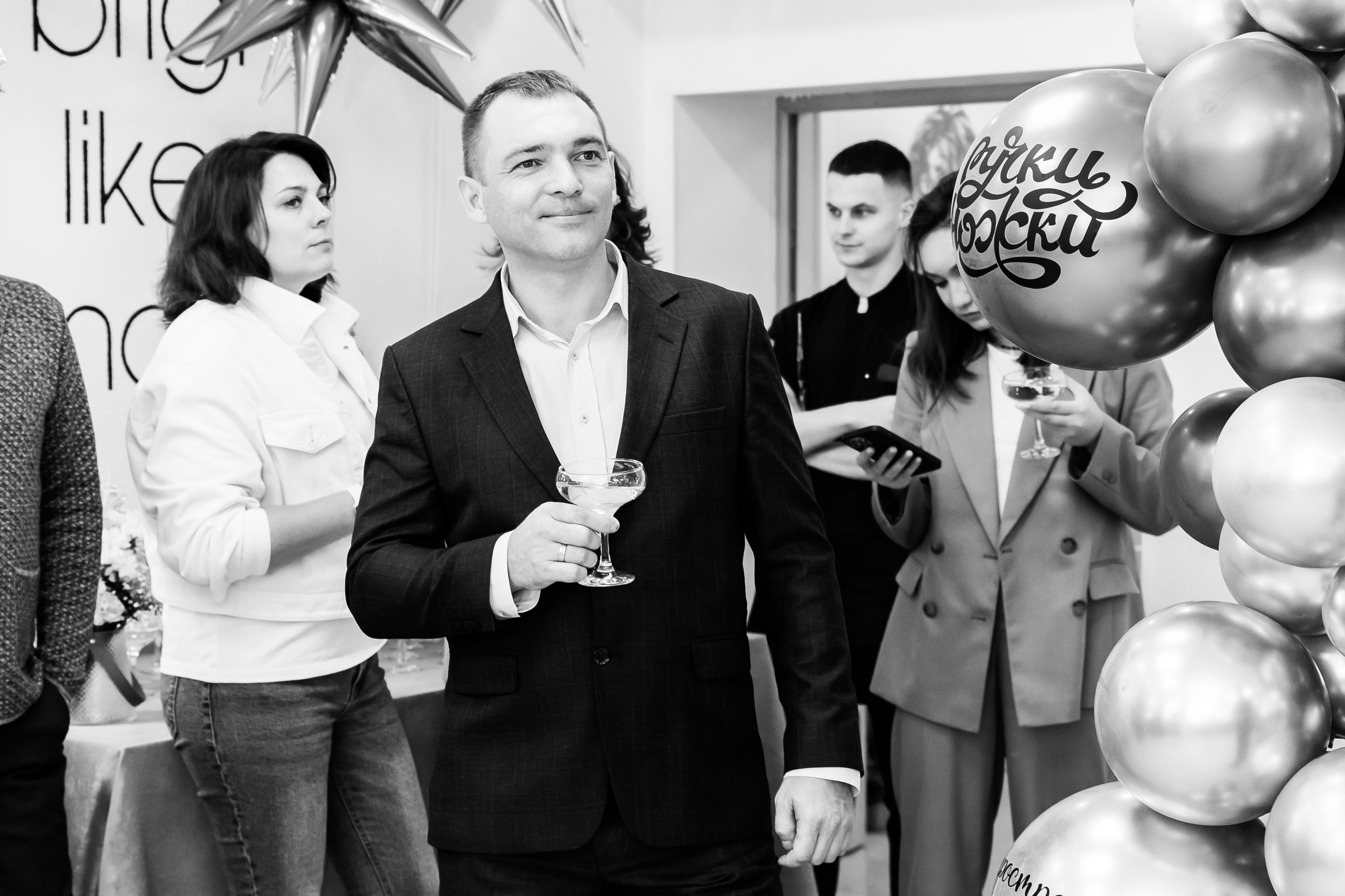 РУЧКИ НОЖКИ [ОФИЦИАЛЬНОЕ ОТКРЫТИЕ]. СВОИ. ФОТООТЧЕТЫ-СОБЫТИЯ-МЕСТА