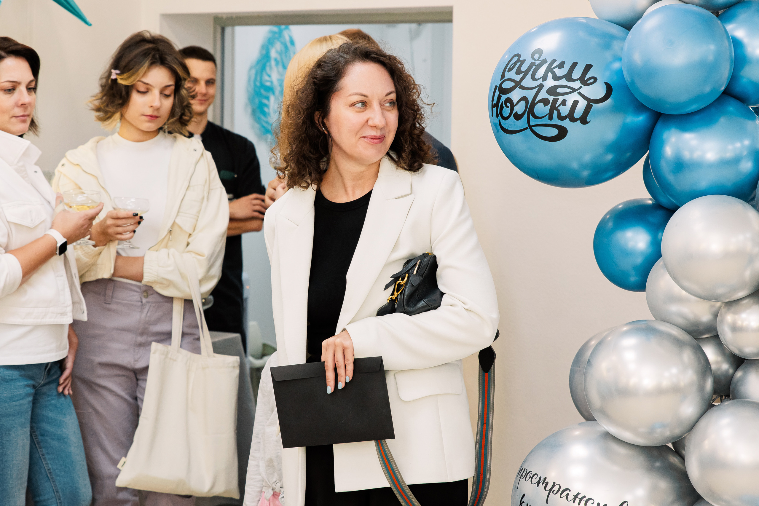 РУЧКИ НОЖКИ [ОФИЦИАЛЬНОЕ ОТКРЫТИЕ]. СВОИ. ФОТООТЧЕТЫ-СОБЫТИЯ-МЕСТА