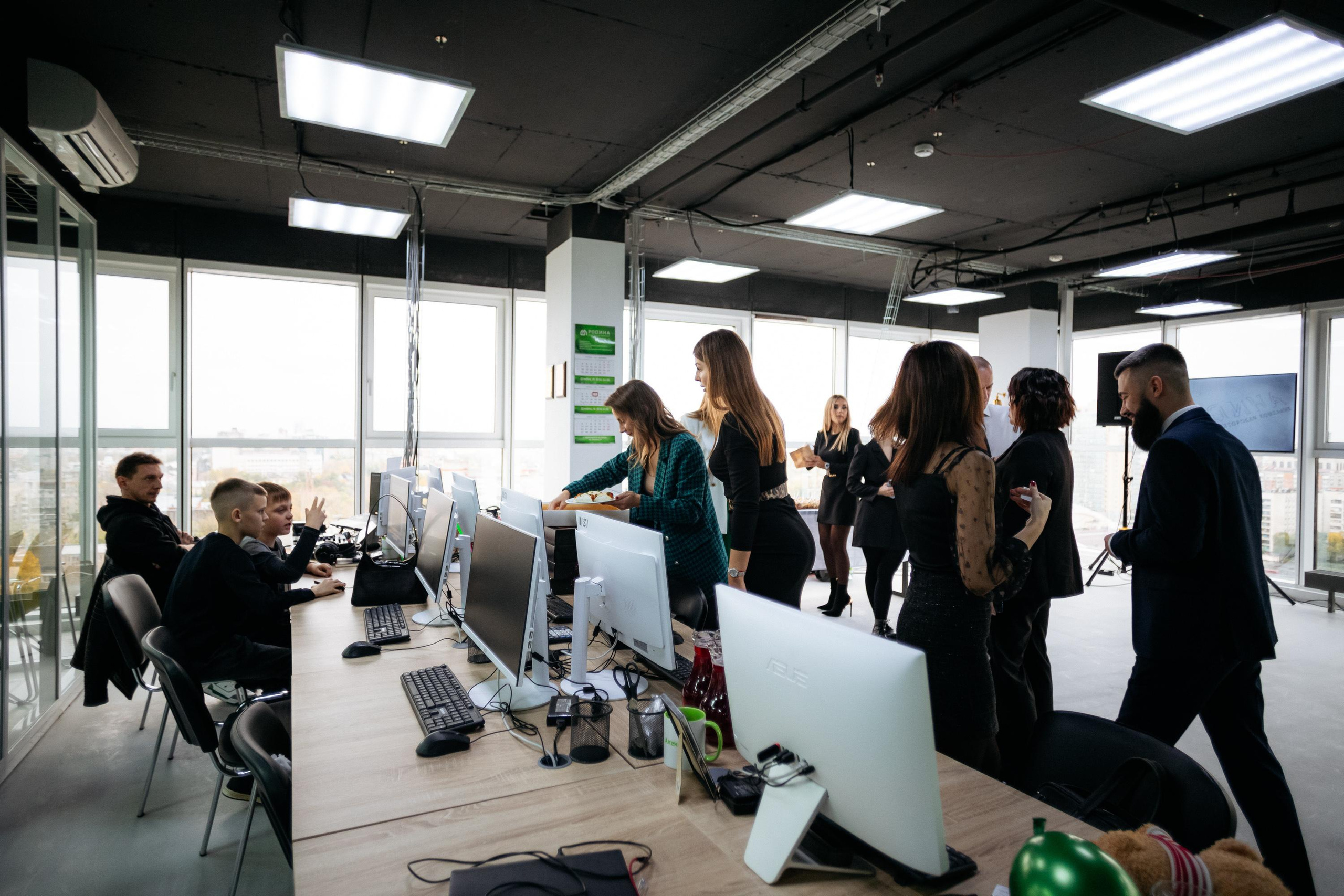 РРК «РОДИНА» [Открытие нового офиса]. СВОИ. ФОТООТЧЕТЫ-СОБЫТИЯ-МЕСТА