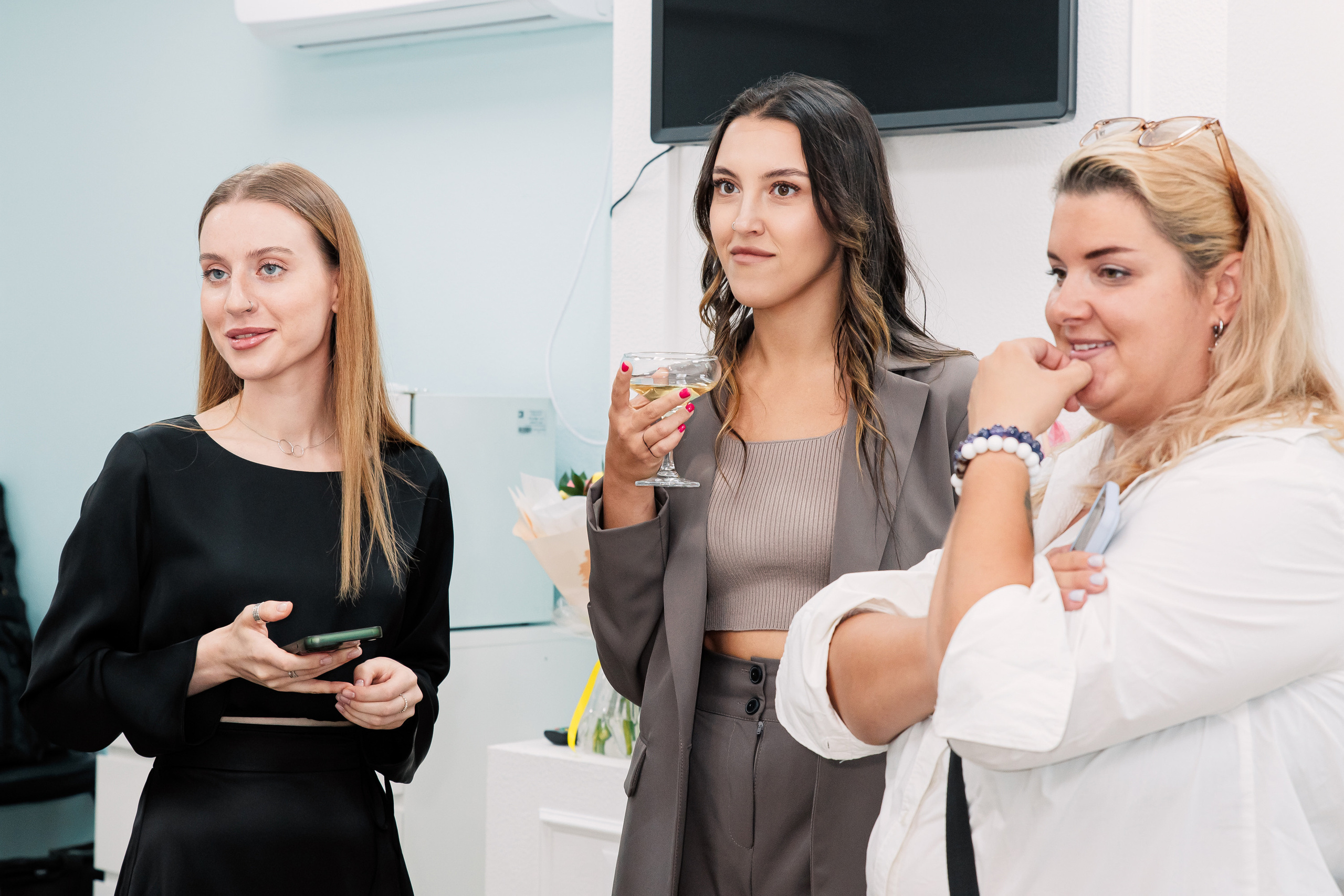 РУЧКИ НОЖКИ [ОФИЦИАЛЬНОЕ ОТКРЫТИЕ]. СВОИ. ФОТООТЧЕТЫ-СОБЫТИЯ-МЕСТА