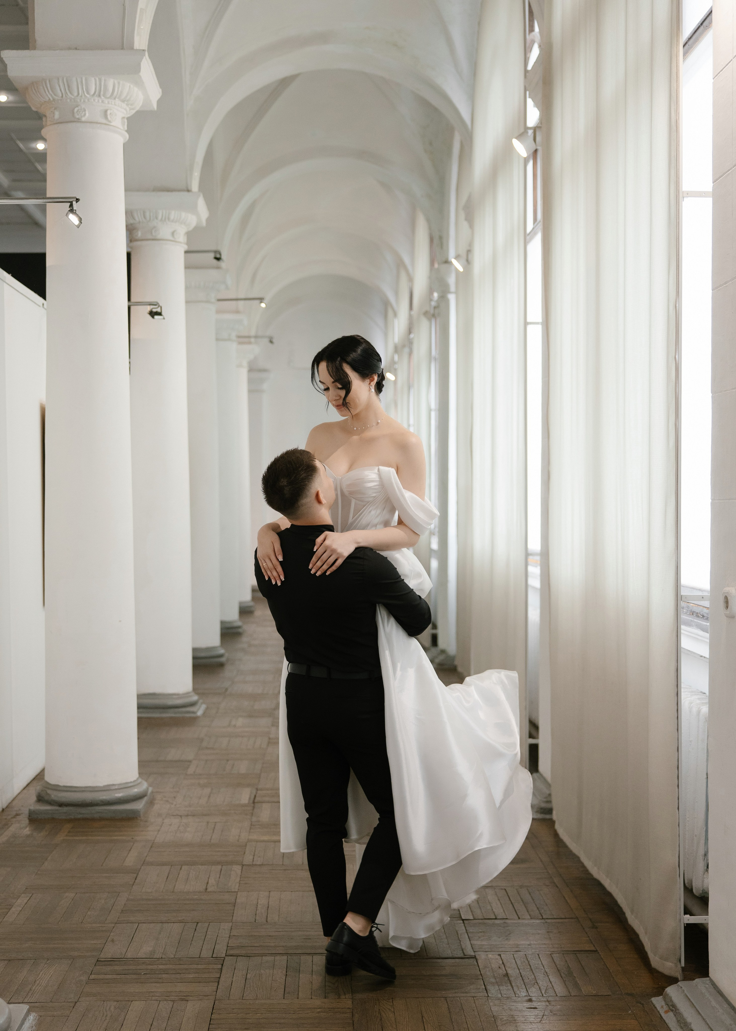 Дарина и Данил в музее изобразительных искусств. Свадебный фотограф в Калининграде Ольга Пасечник