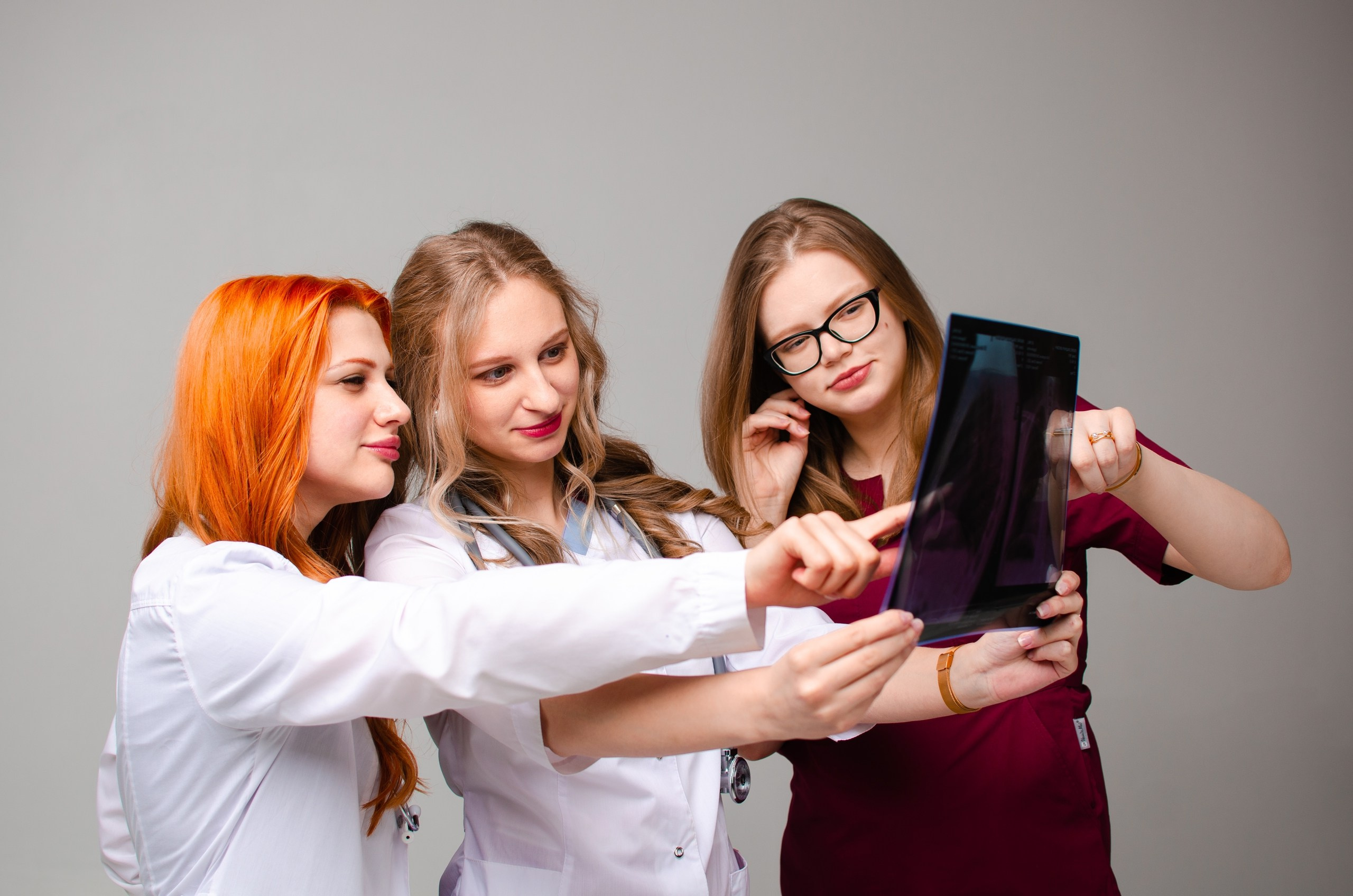 Выпускная фотосессия. ФОТОГРАФ ВОЛГОГРАД ПОЛИНА ЗОЛОТЫХ