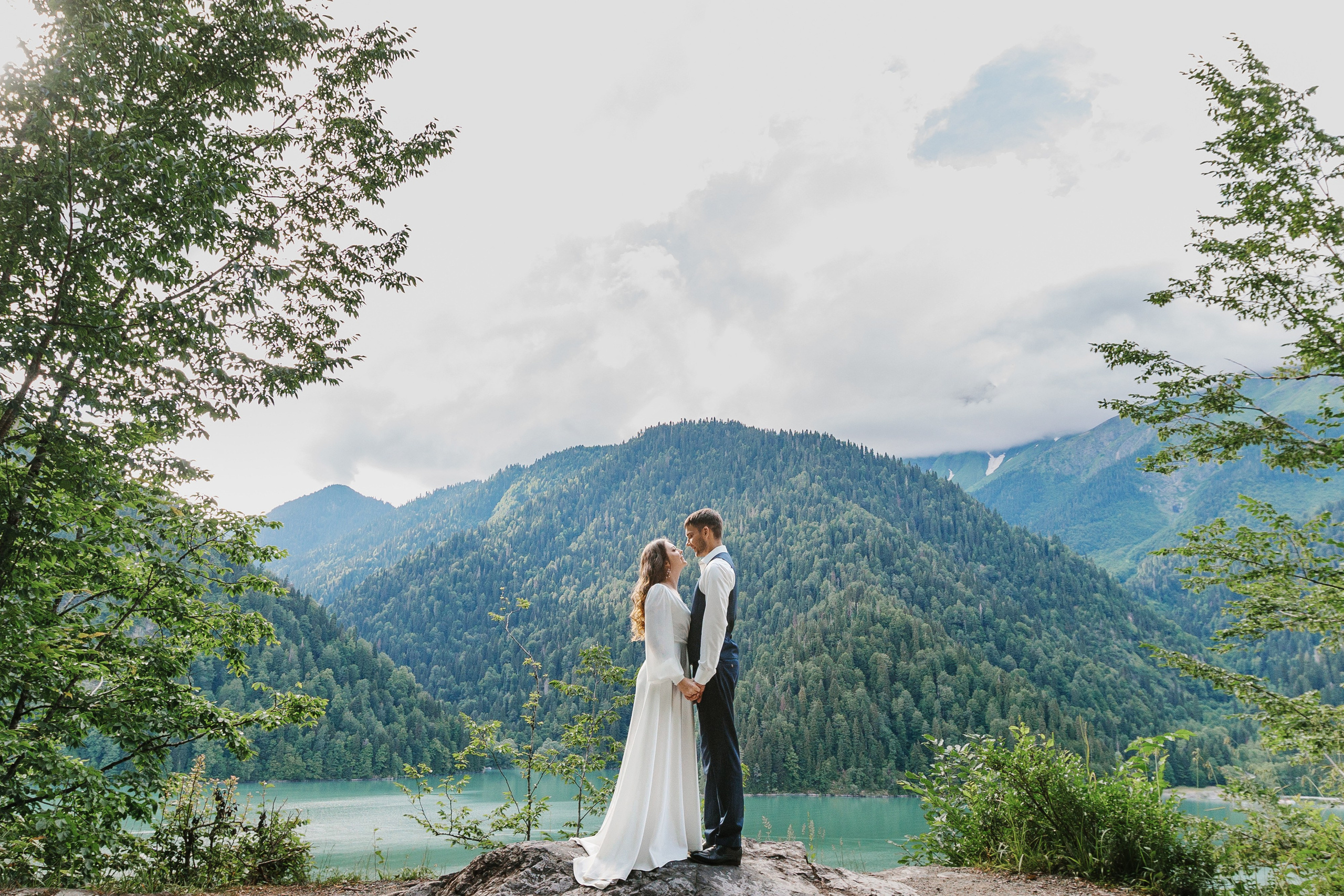 Организуем свадьбу в Абхазии на море или в горах. Свадебный фотограф в Абхазии, Сухум, Гагра, Сочи