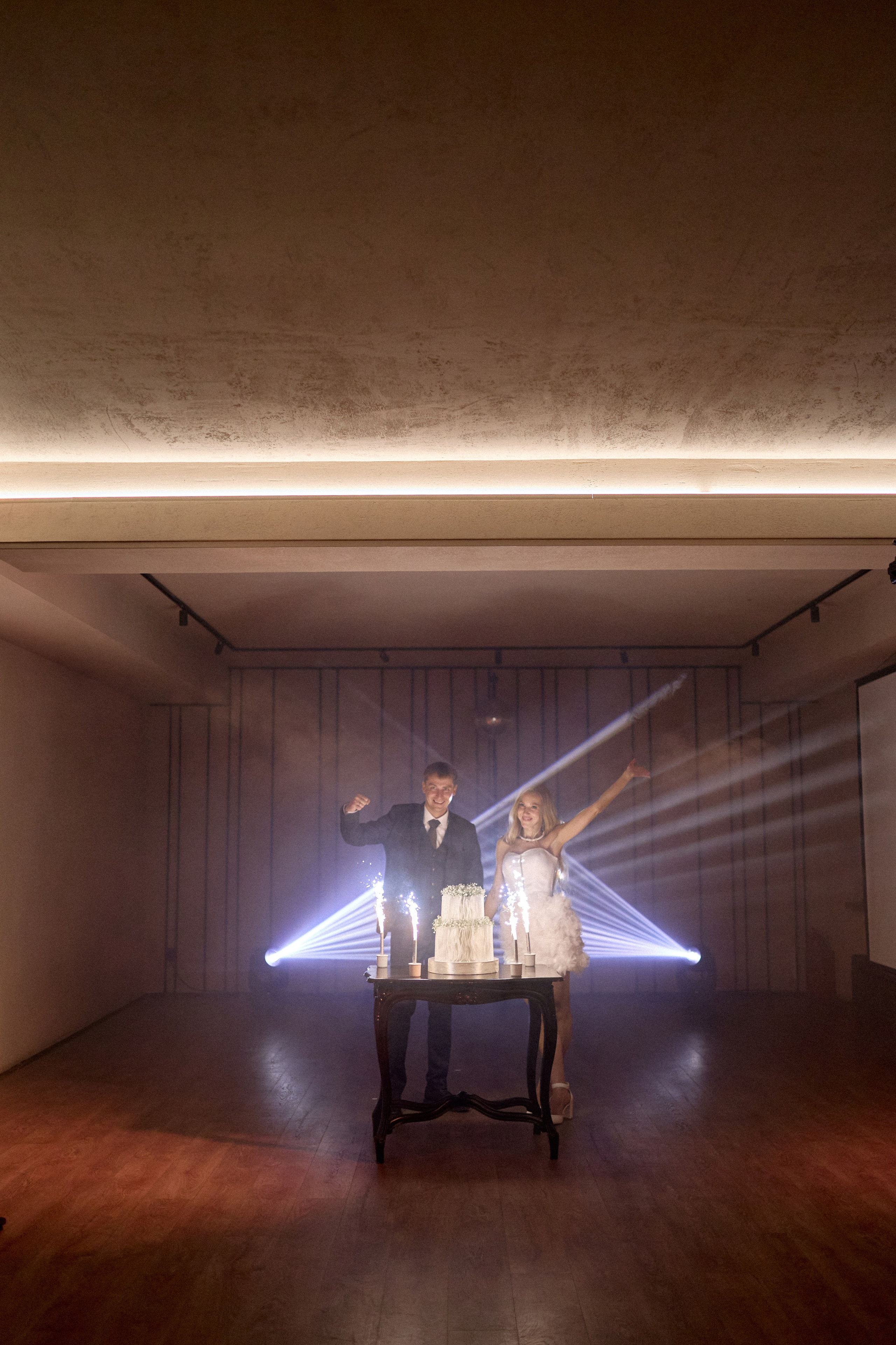 Свадебная фотосессия в Дворце Бракосочетания № 1. Сестры Карабаза. Фотографы и ретушеры в Москве и Санкт-Петербурге