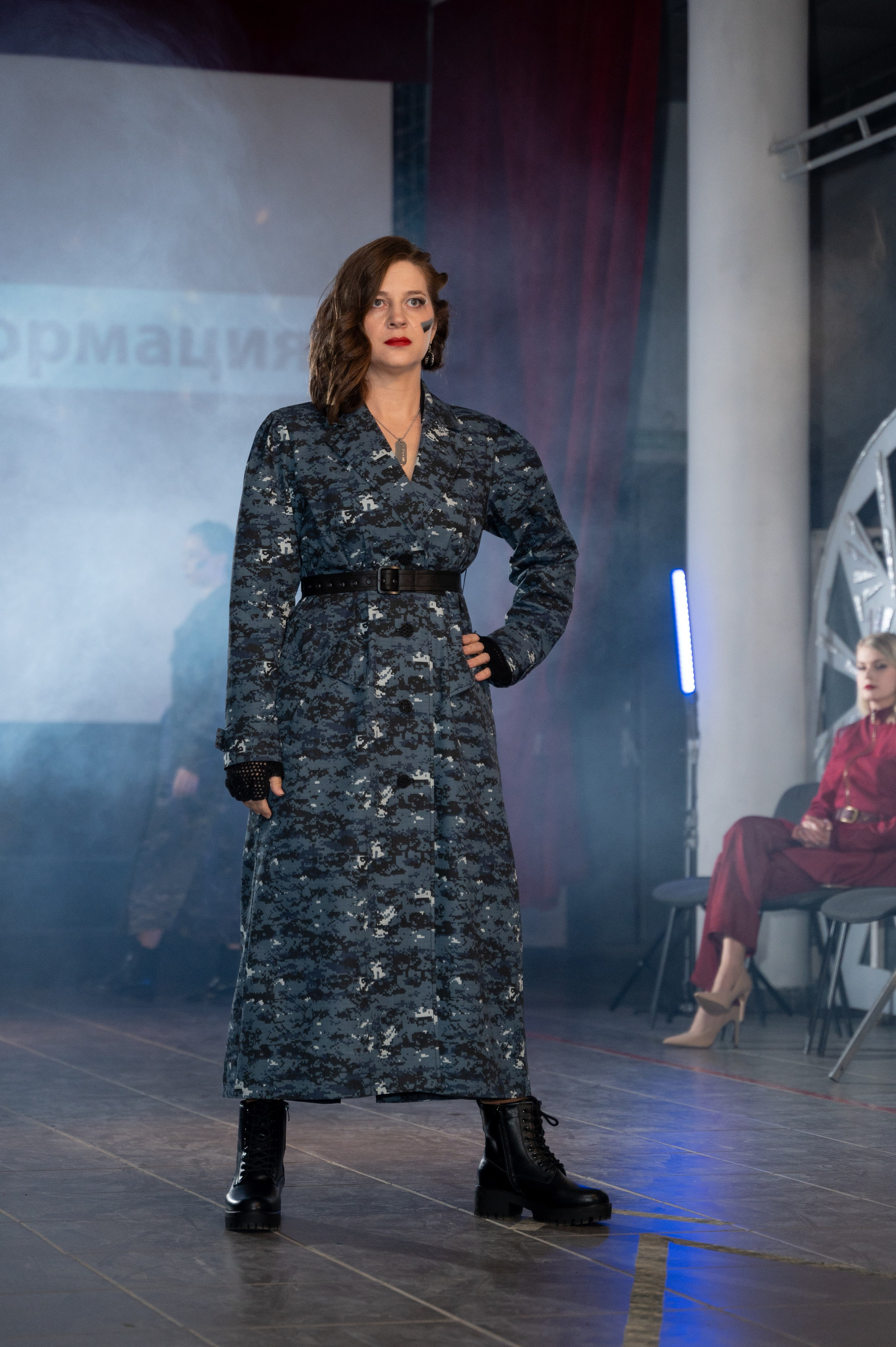 Закрытый показ милитари «Своя трансформация» дизайнера Юлии Бойченко | 24.04.2025. Фотограф в Омске Елизавета Кириллова