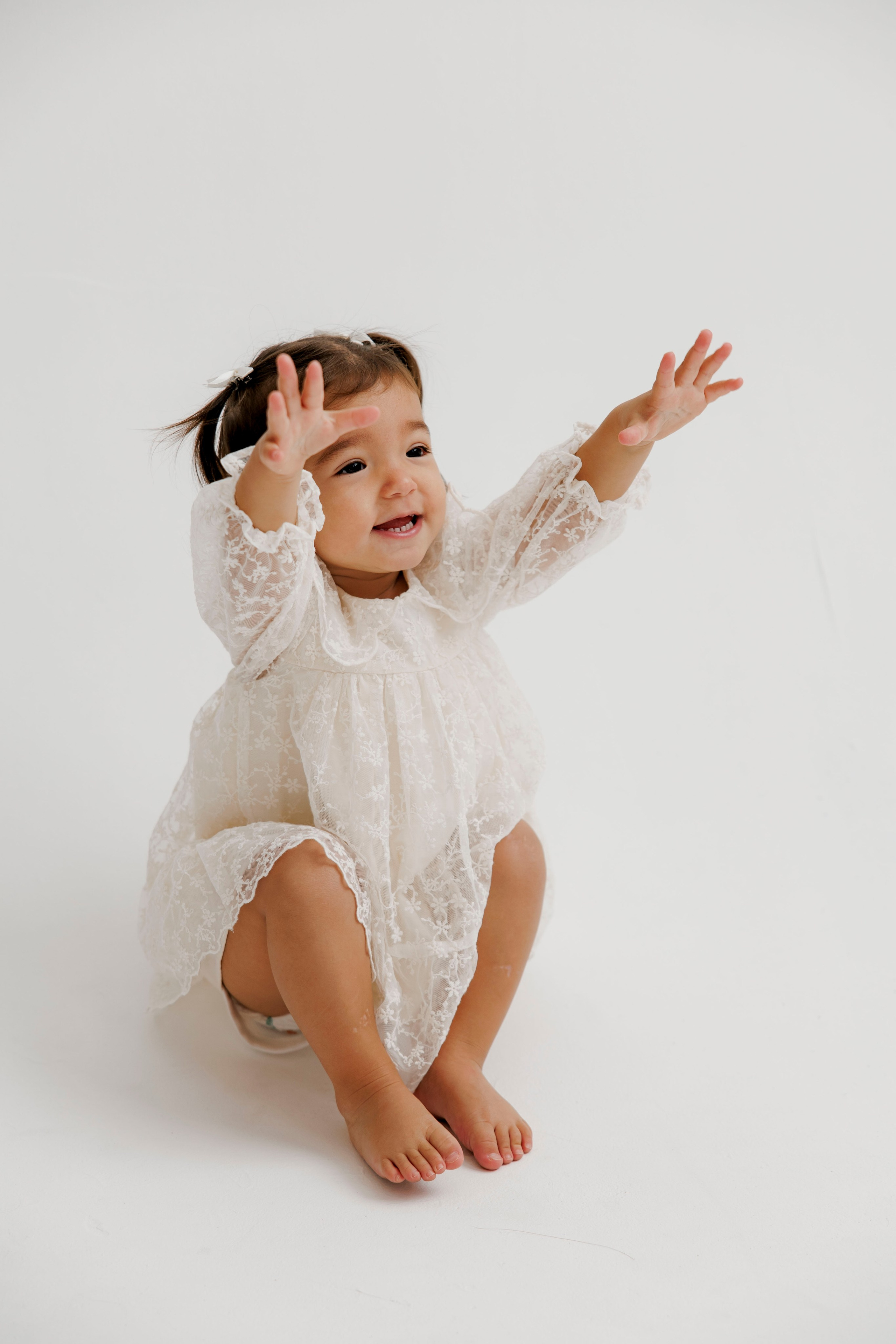 Family photoshoot inside the studio. Wedding and family photographer