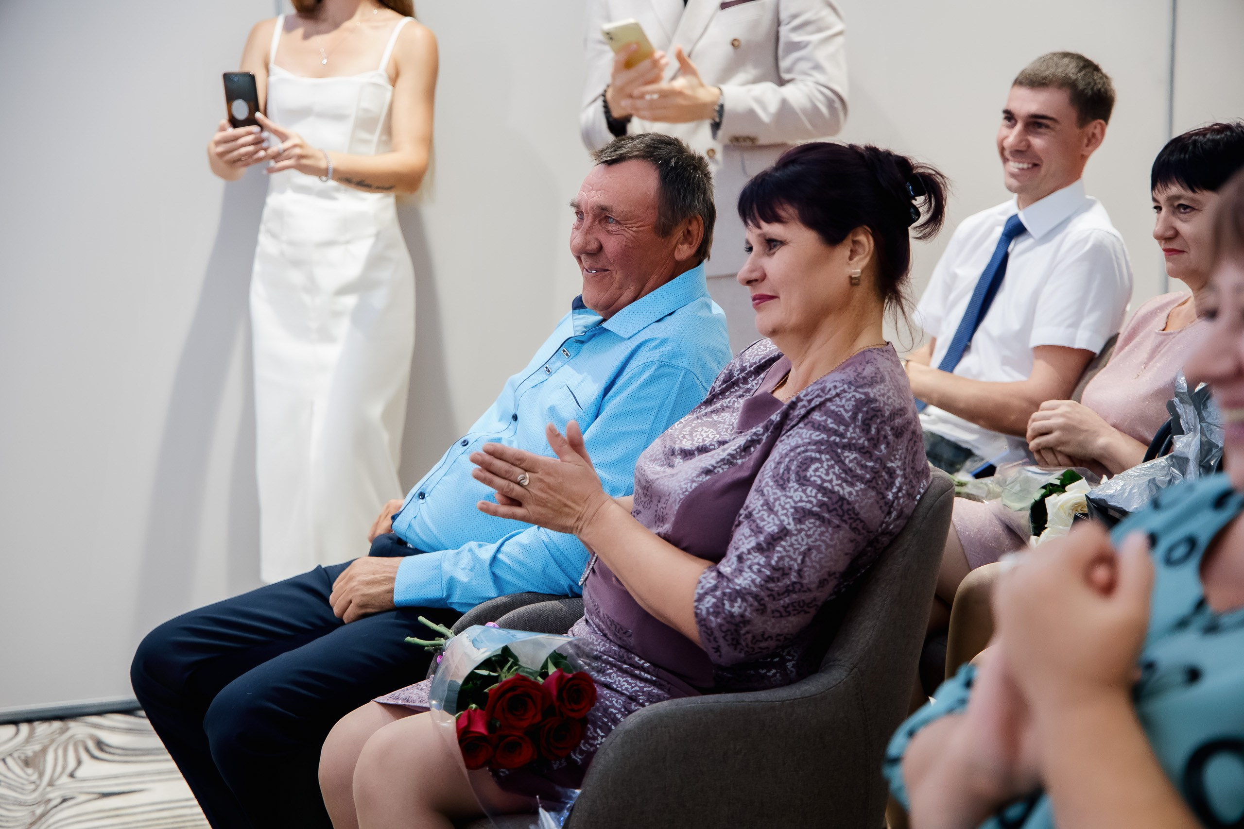 Евгений и Юлия. Совместные сборы. Интурист. Выездная. Фото с Китами. Свадебный фотограф в Хабаровске