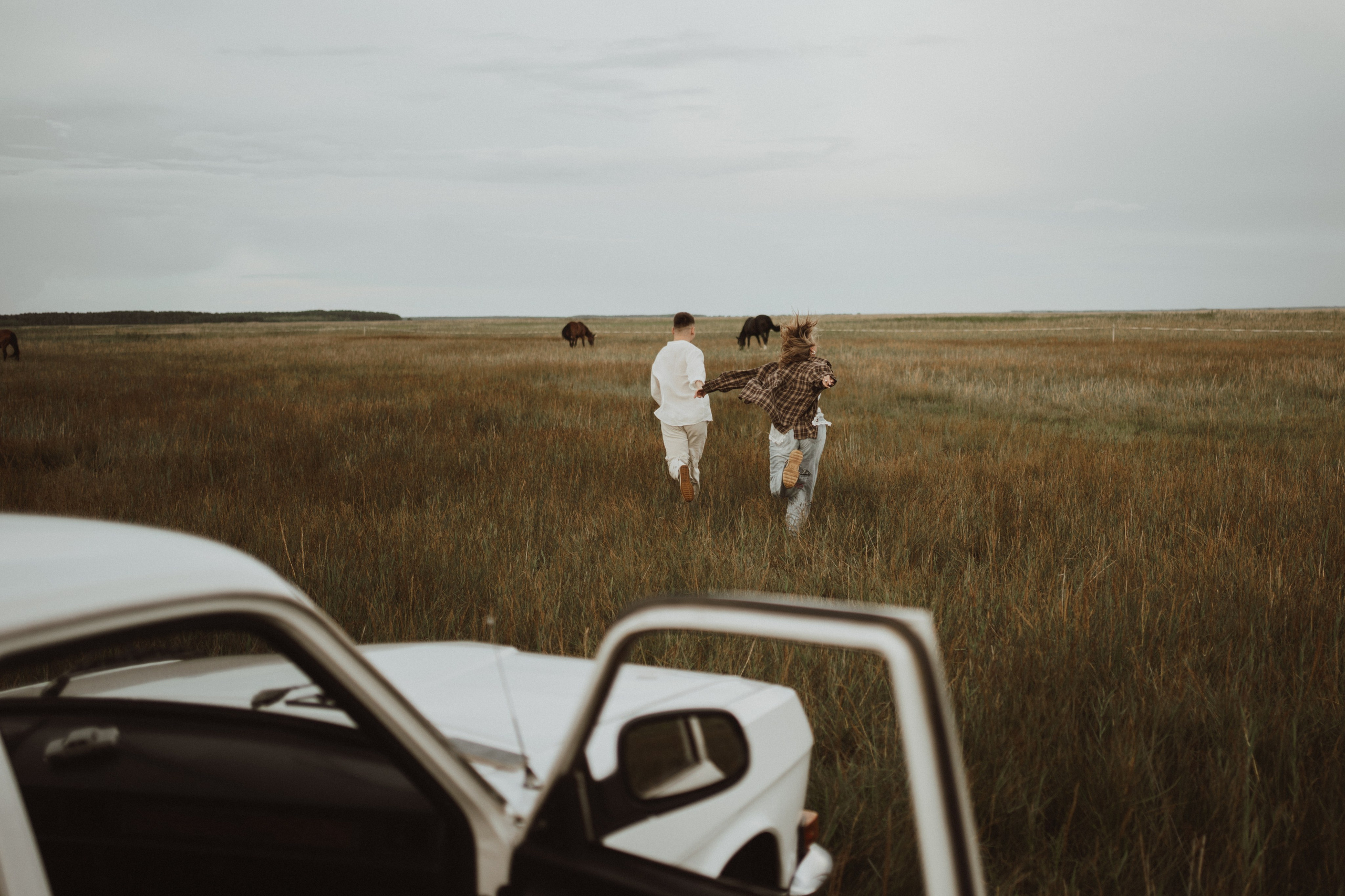 [… two lovers and volga]. Фотограф в Архангельске
