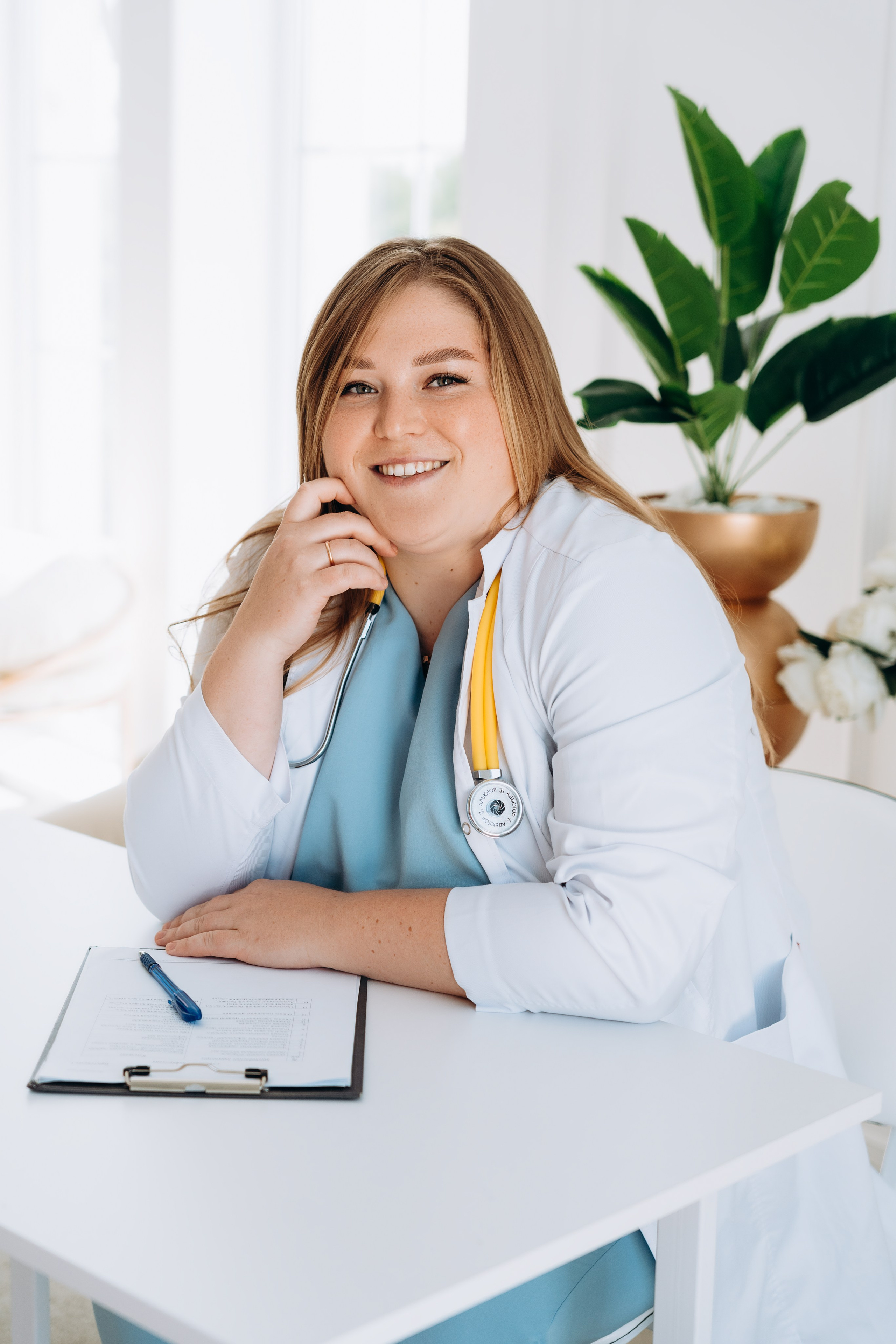 фотограф для съемки сотрудников клиник и стоматологий в симферополе