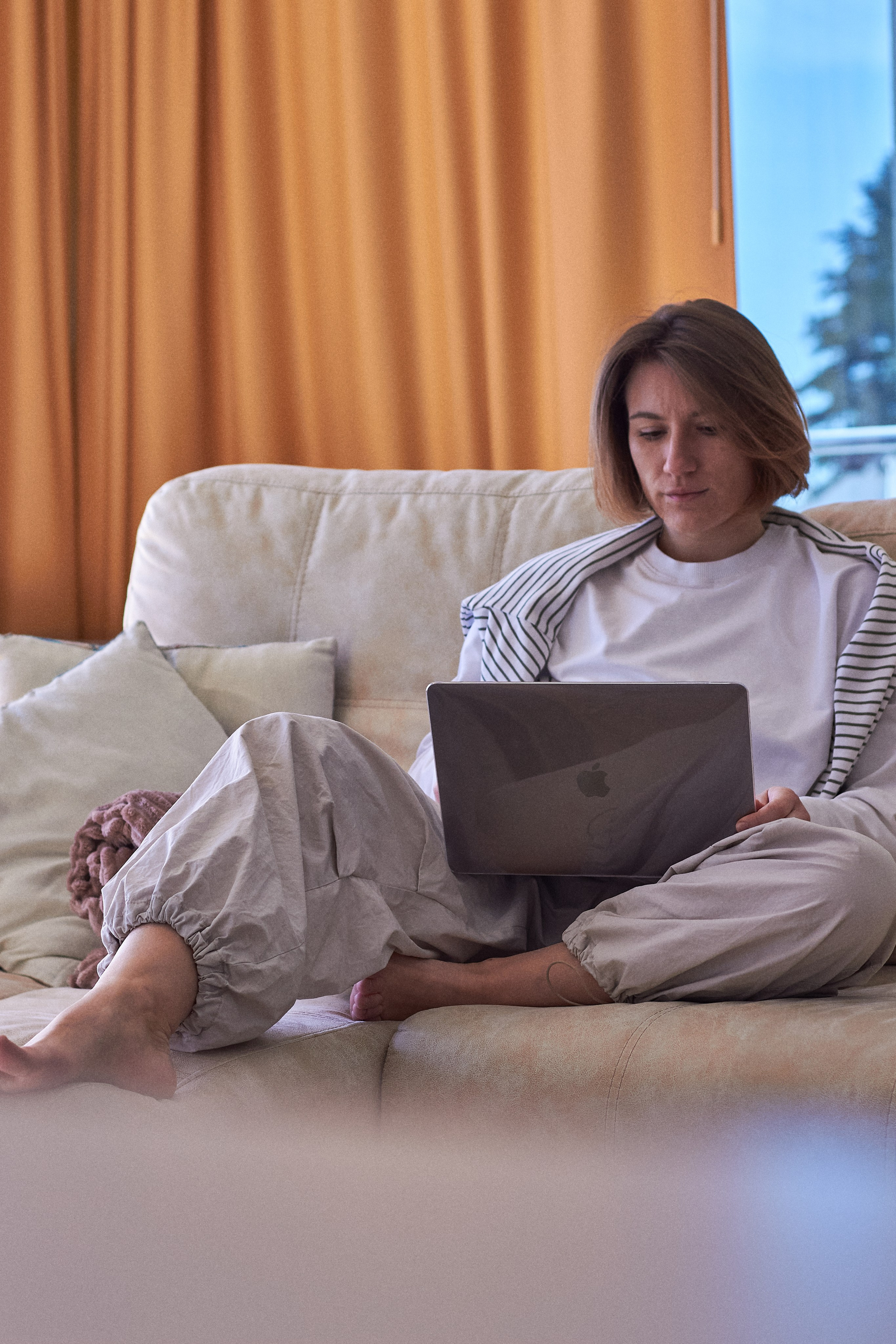 Интерьерная съёмка. Живые фото в Крыму | Фотограф Роман Скрипкин | Искренние фотографии без поз и суеты