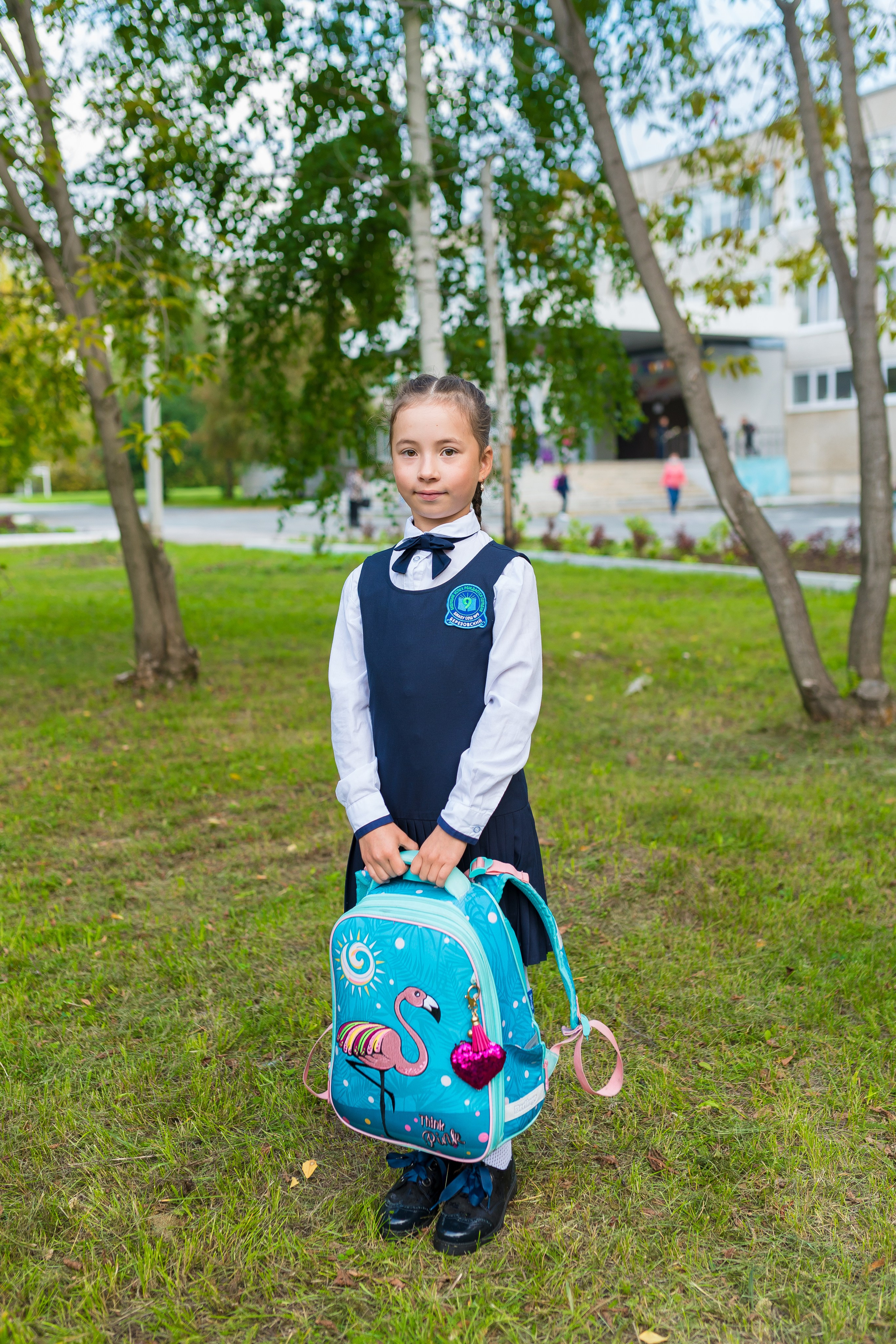 В школьном дворе, парке. Детский фотограф в Екатеринбурге и Берёзовском Евгений Кондаков