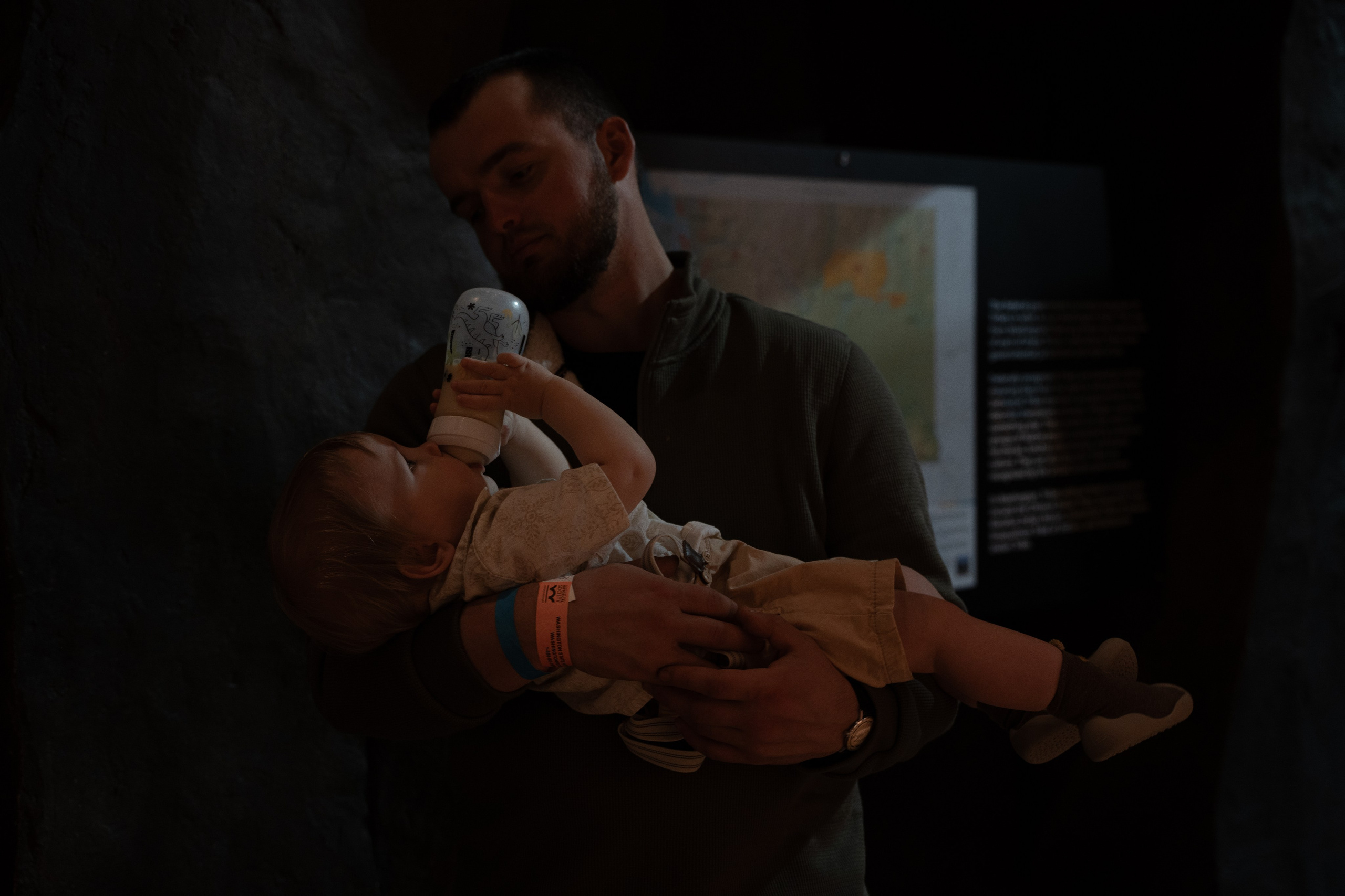 Took root. Wedding & engagement photographer in Seattle, WA. Tania Maureira