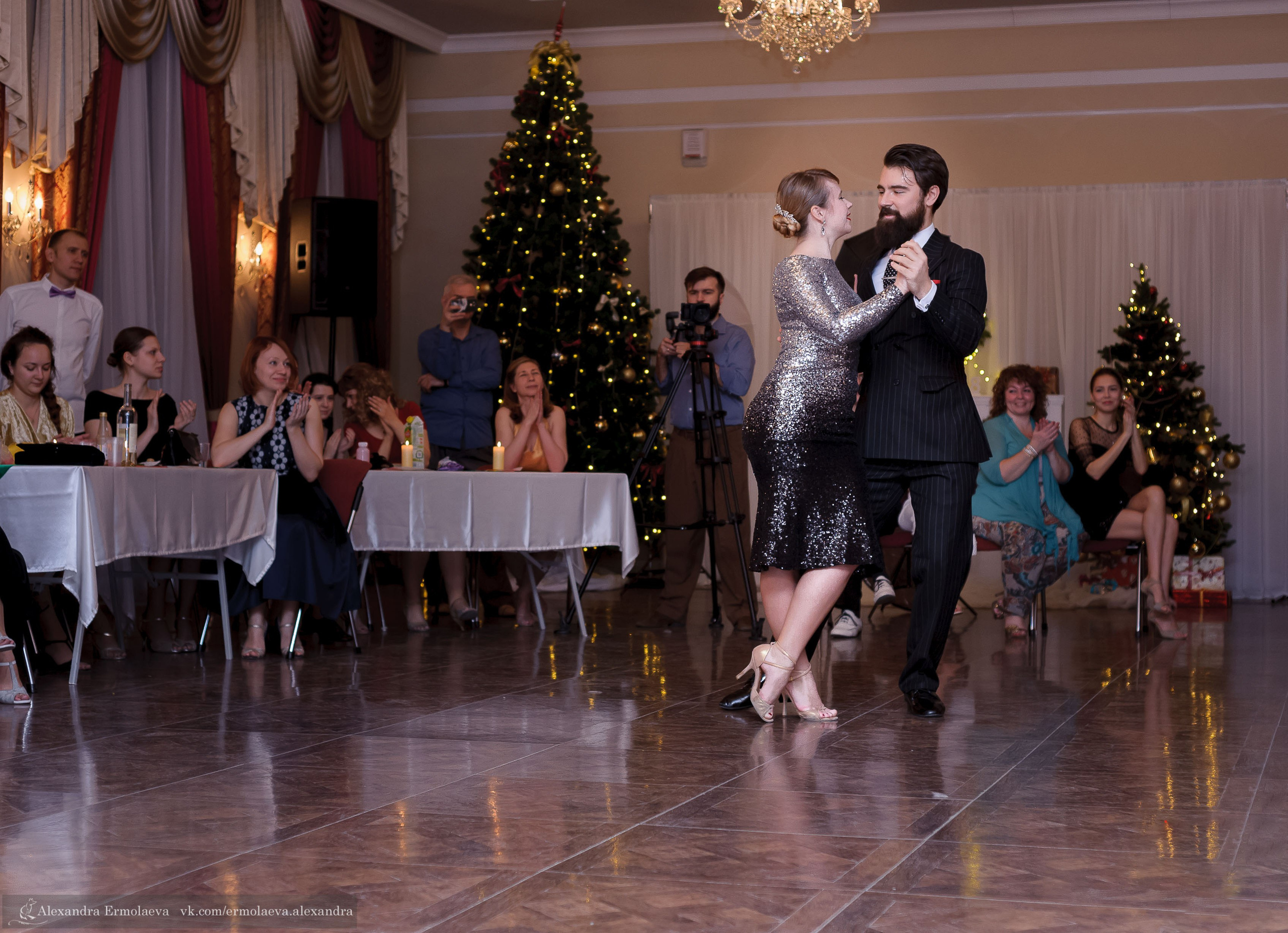 ВЗРОСЛЫЙ РЕПОРТАЖ. Приветствую! Меня зовут Александра, я занимаюсь репортажной и предметной съемкой в Красноярске