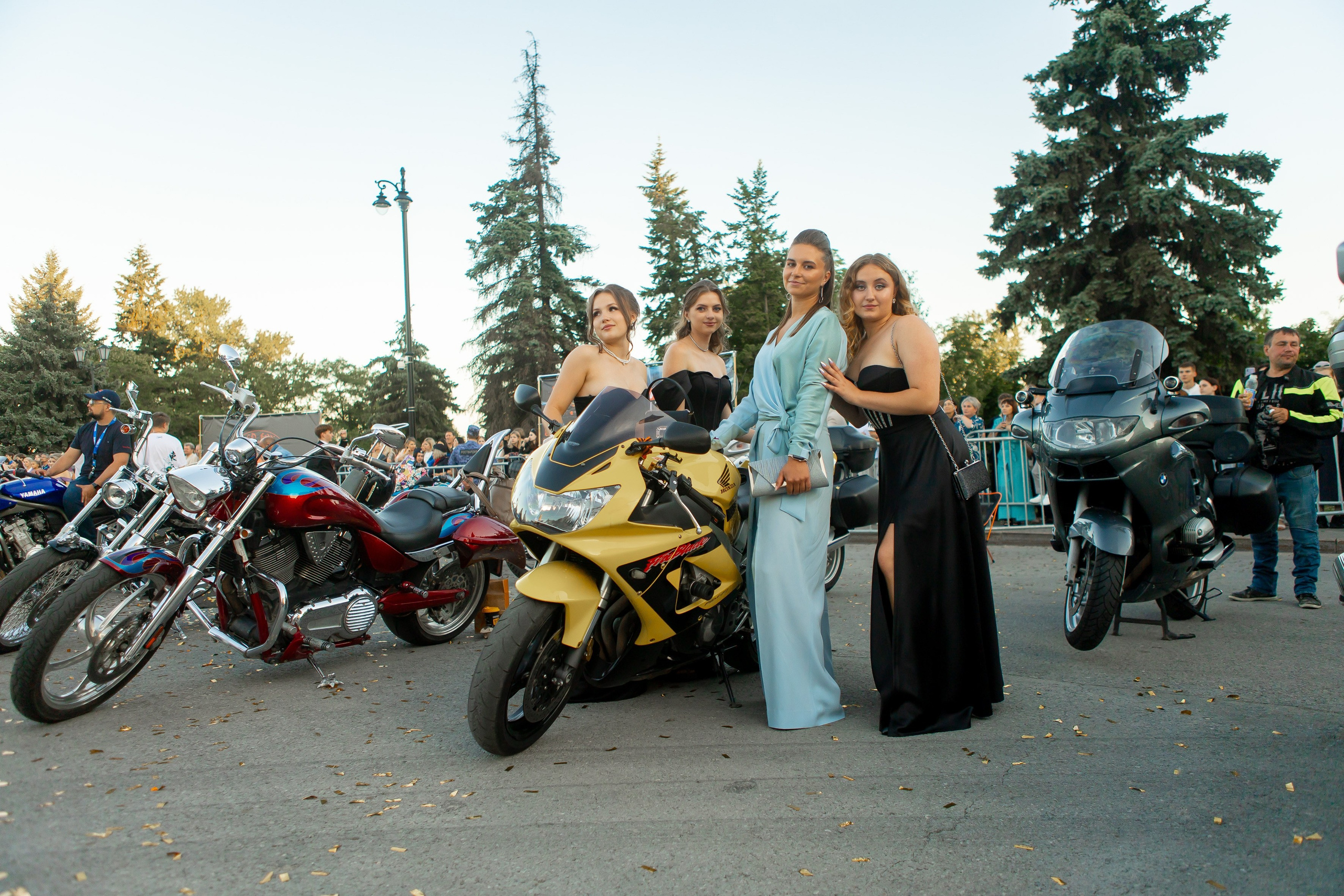 Выпускной Гимназия 12 2024 г. Свадебный и портретный Фотограф в Липецке Дмитрий Котюков