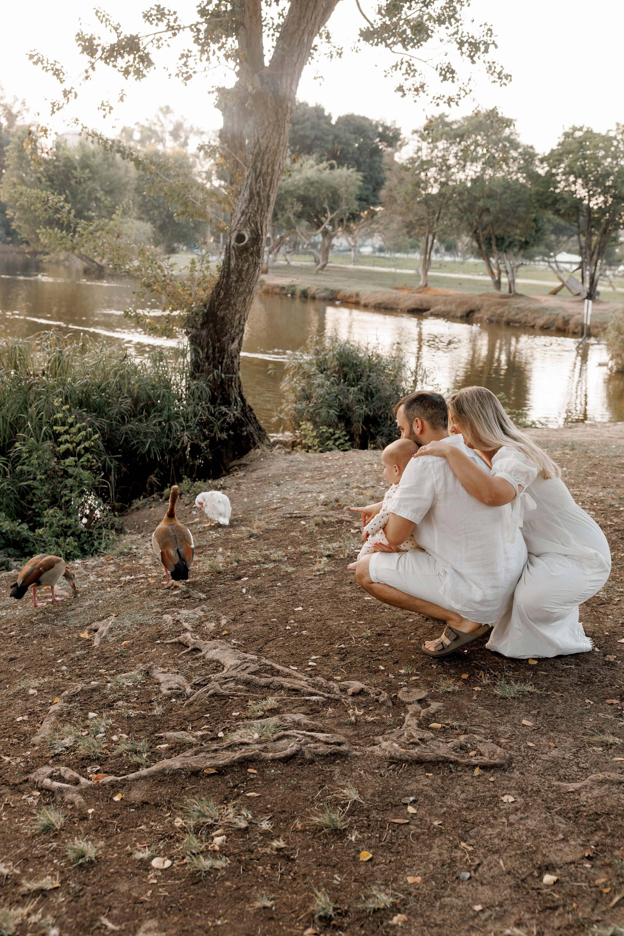 First year photoshoot inside the park (sunset). Wedding and family photographer