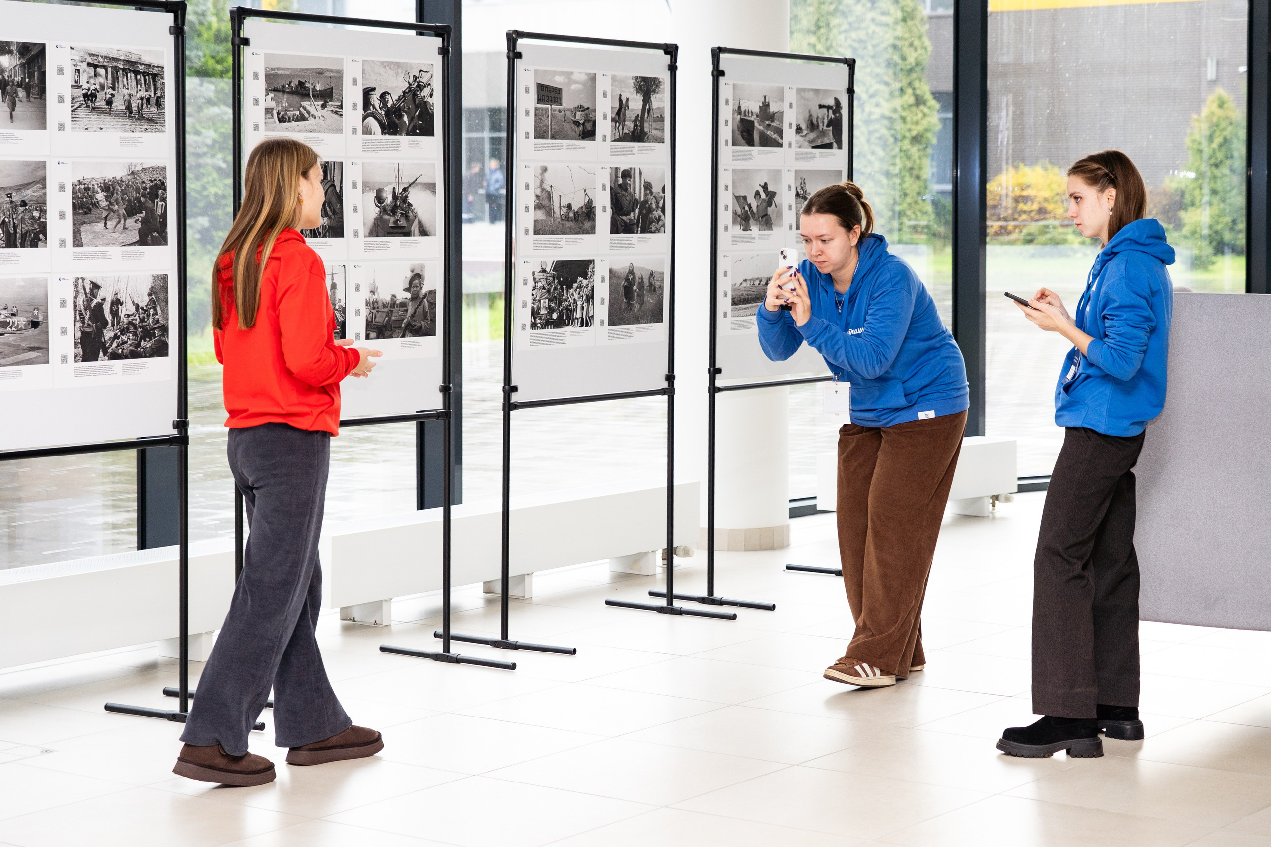 Историческая медиашкола 2025 в Калининграде. Репортажный фотограф в Москве Легкая Софья