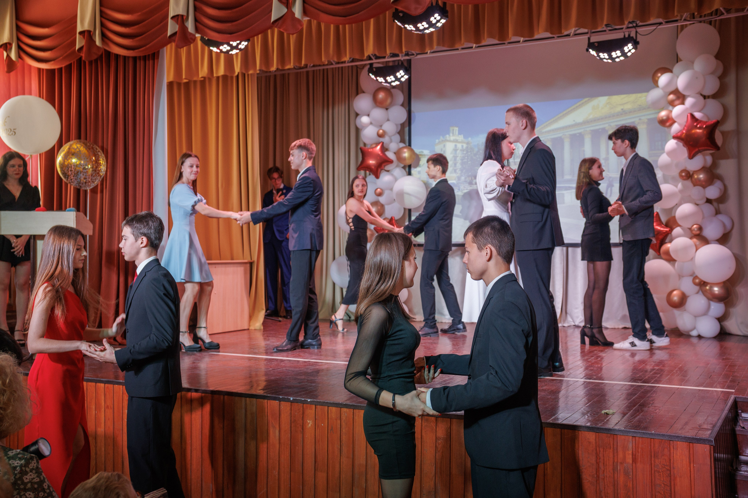 Вручение аттестатов. Свадебный и семейный фотограф в Новосибирске Ирина Дорошкова