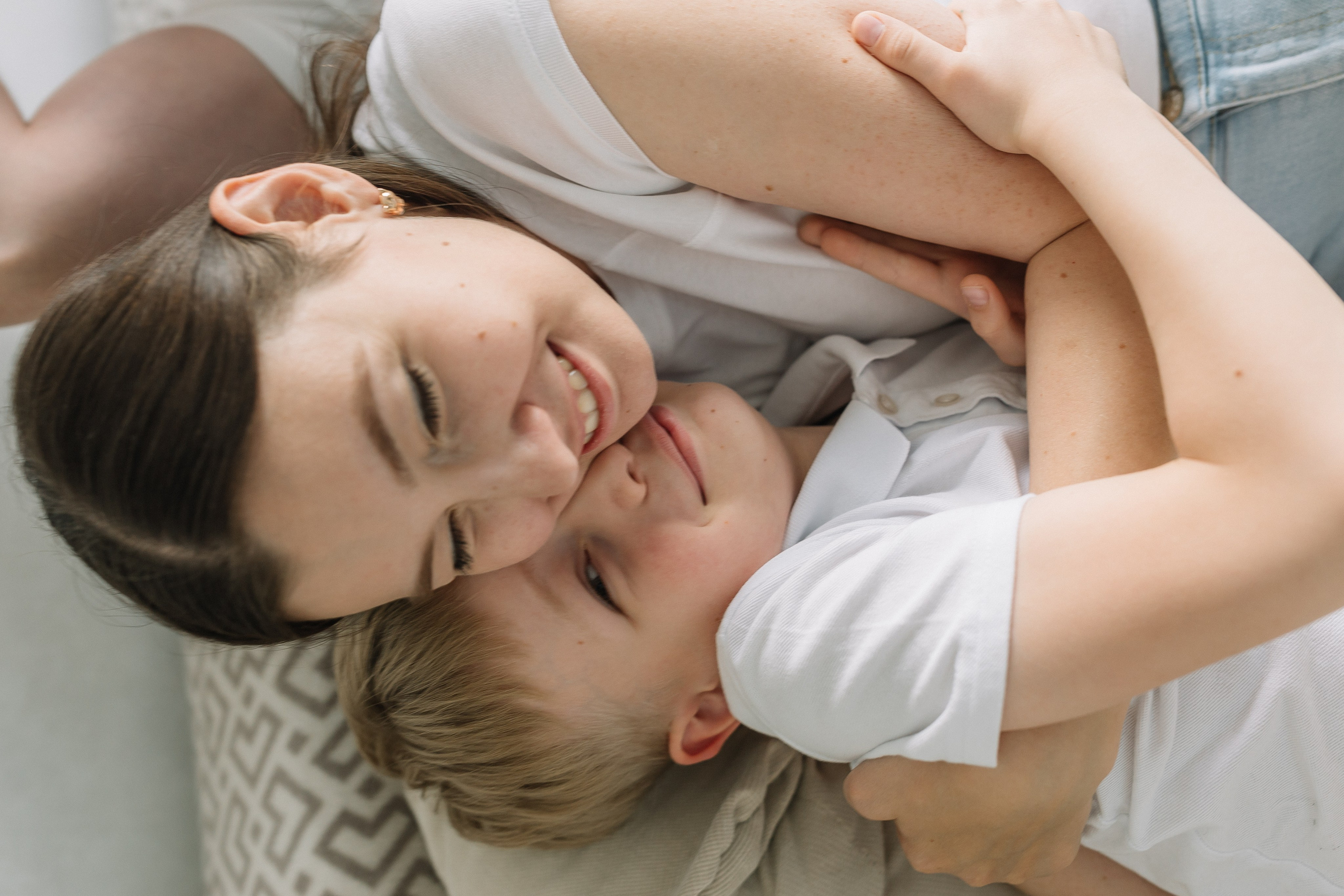 Тима, Мила, Алёша, Алисия домашняя. Семейный фотограф в Волгограде Надежда Головко