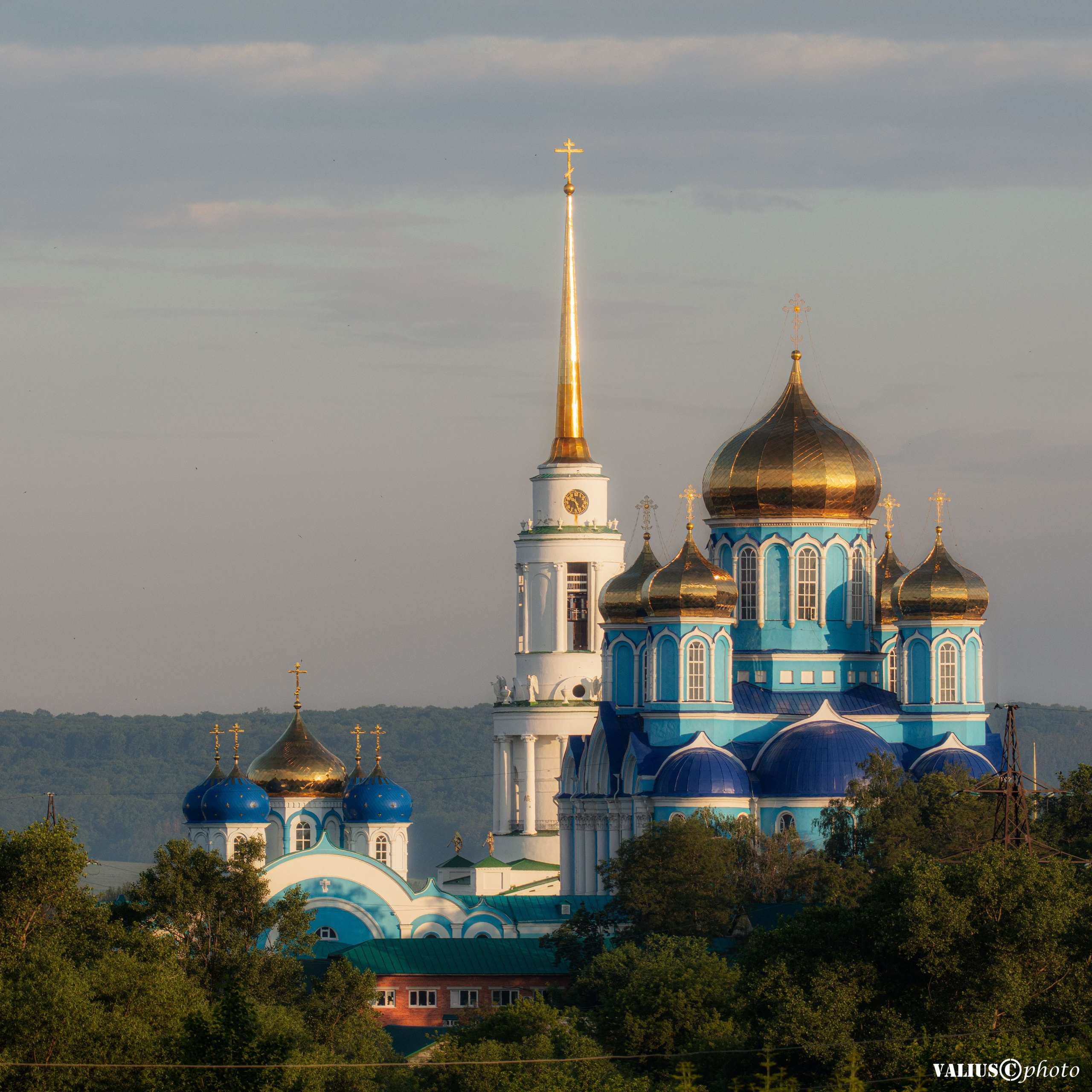 Задонск. Колокольня, монастырь