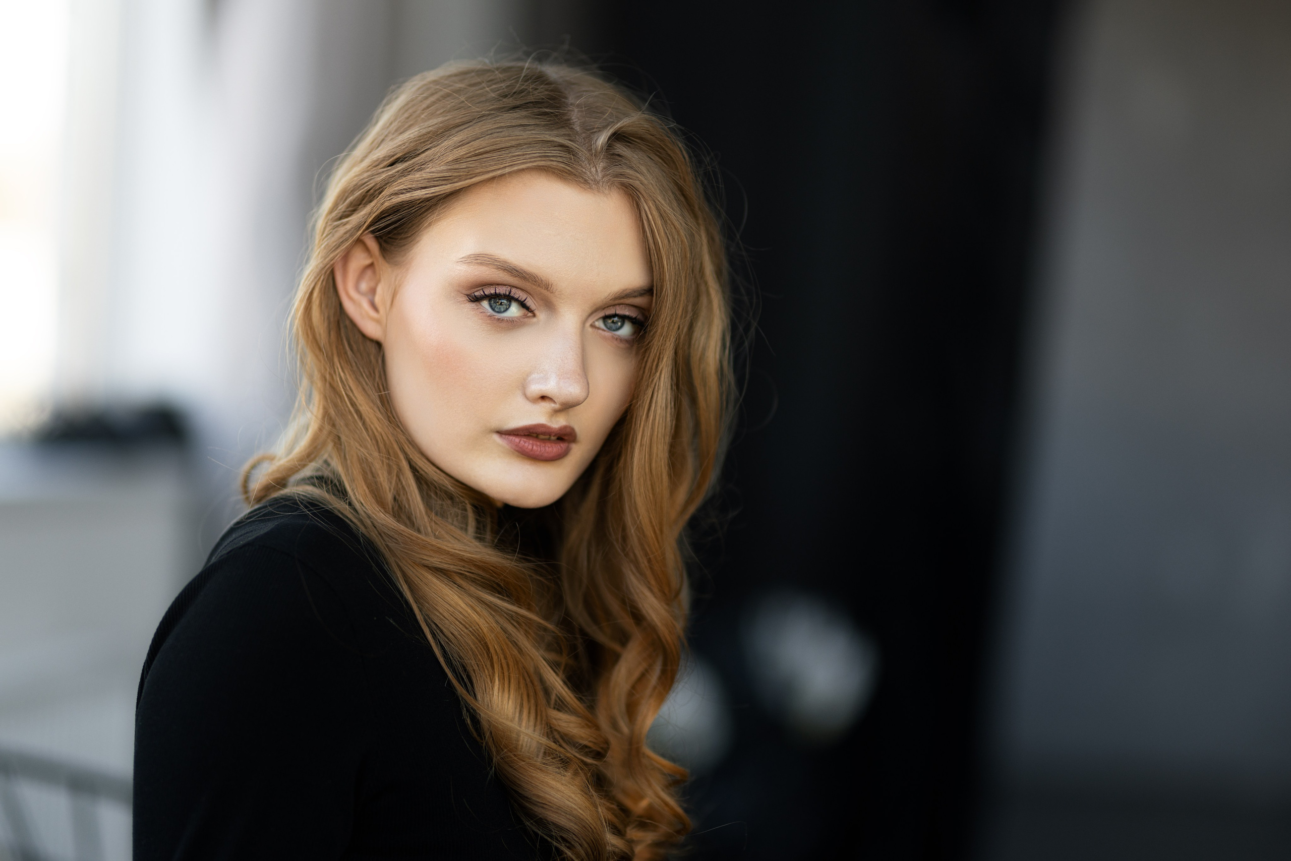 Студийная съемка с Викторией в интерьере в формате для «себя». Дмитрий Шульгин, портретный фотограф в Воронеже