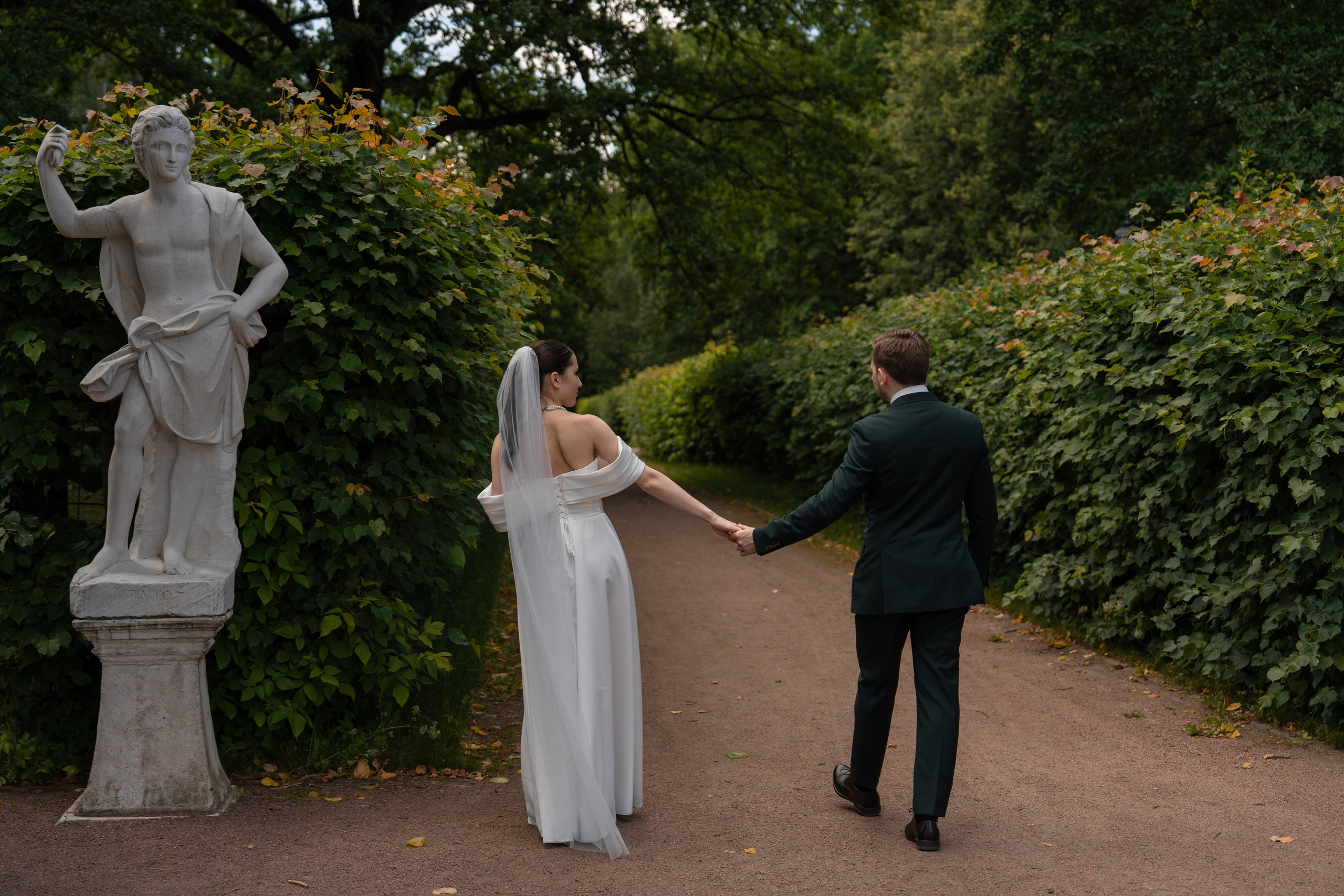 Влад и Илина в Кусково. Свадебный фотограф в Москве Анна Полушина