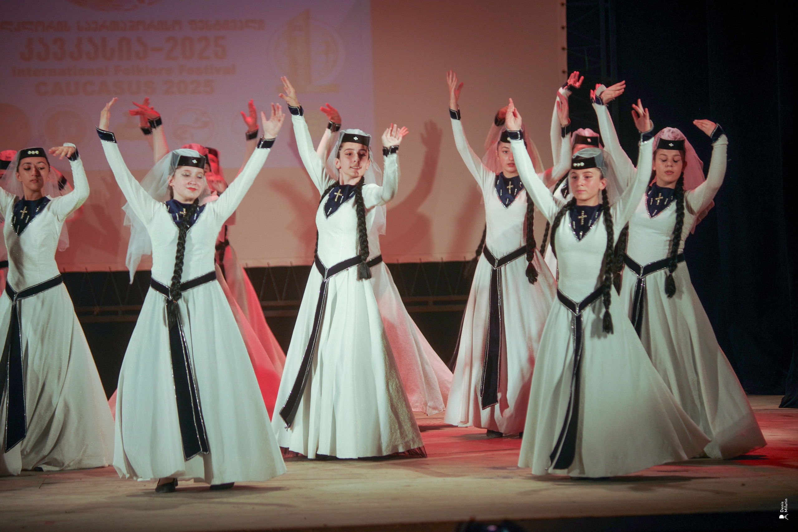 Танцы в прекрасном Они. Портретный фотограф Денис Милютин