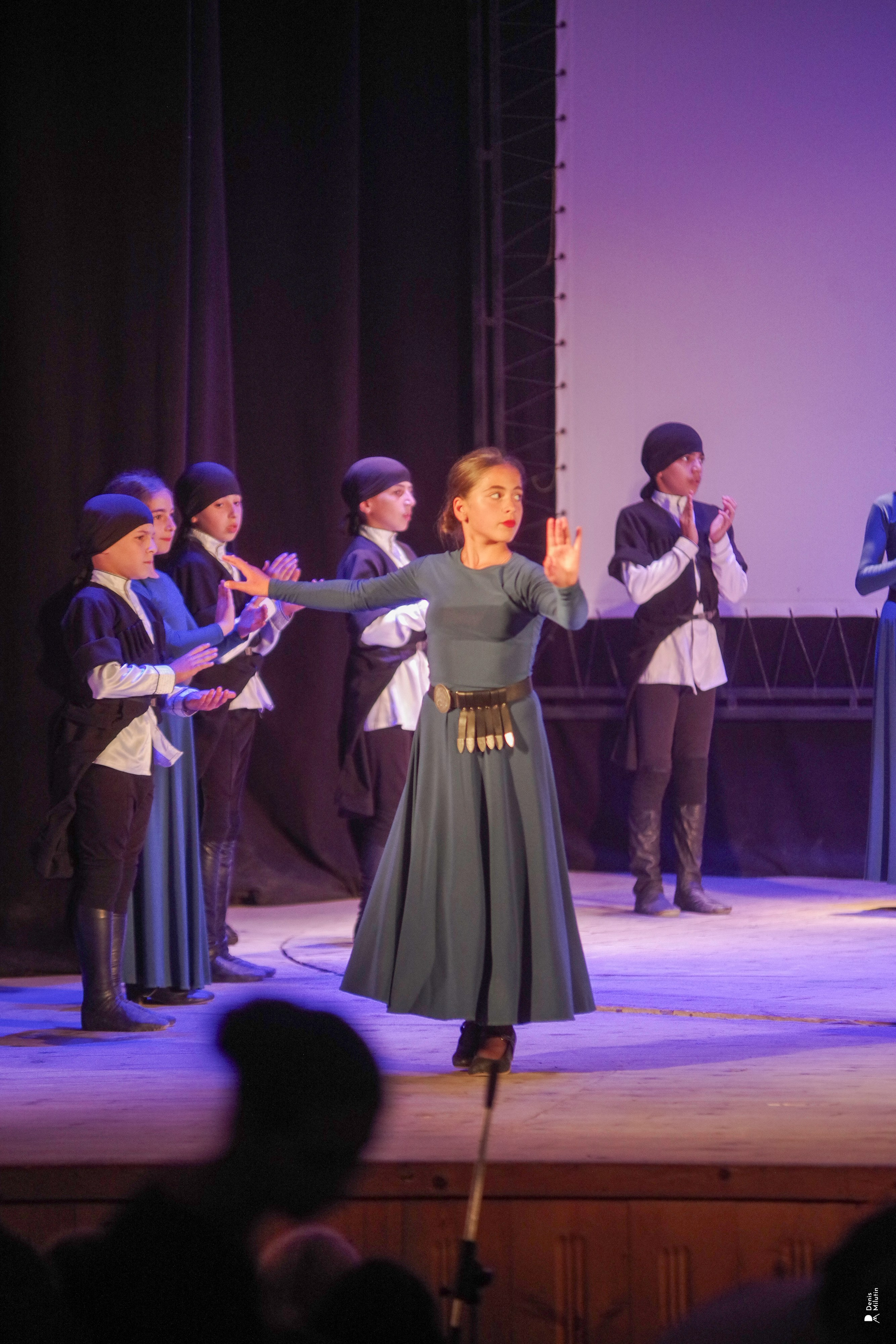 Танцы в прекрасном Они. Портретный фотограф Денис Милютин