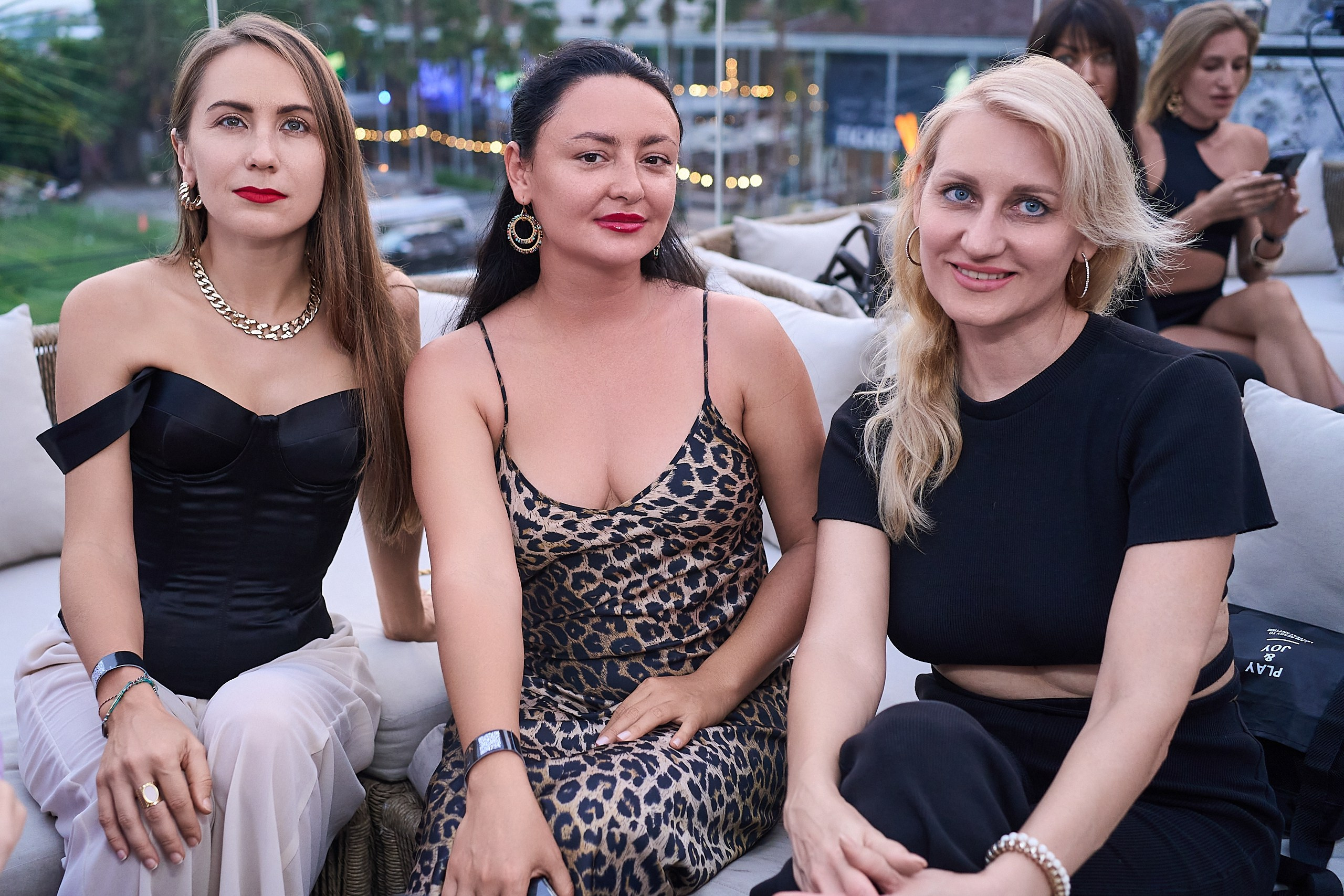 Black silk. Главная