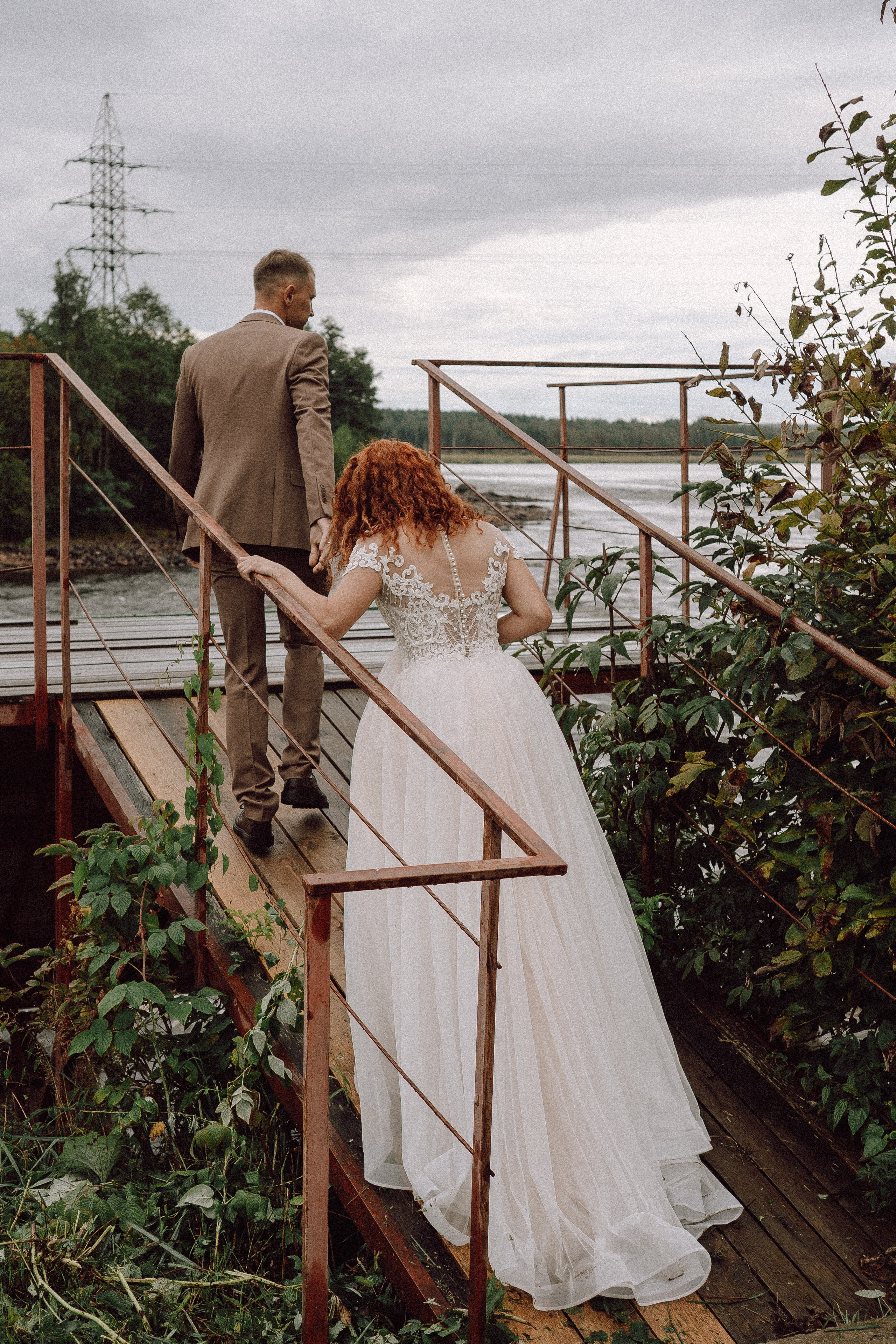 СВАДЕБНАЯ ФОТОСЕССИИЯ ПАРЫ В ГОРОДЕ ПРИОЗЕРСК В СОСНОВОМ ЛЕСУ И С ПИКАПОМ. Профессиональный фотограф, Санкт-Петербург — Виктория Богомолова