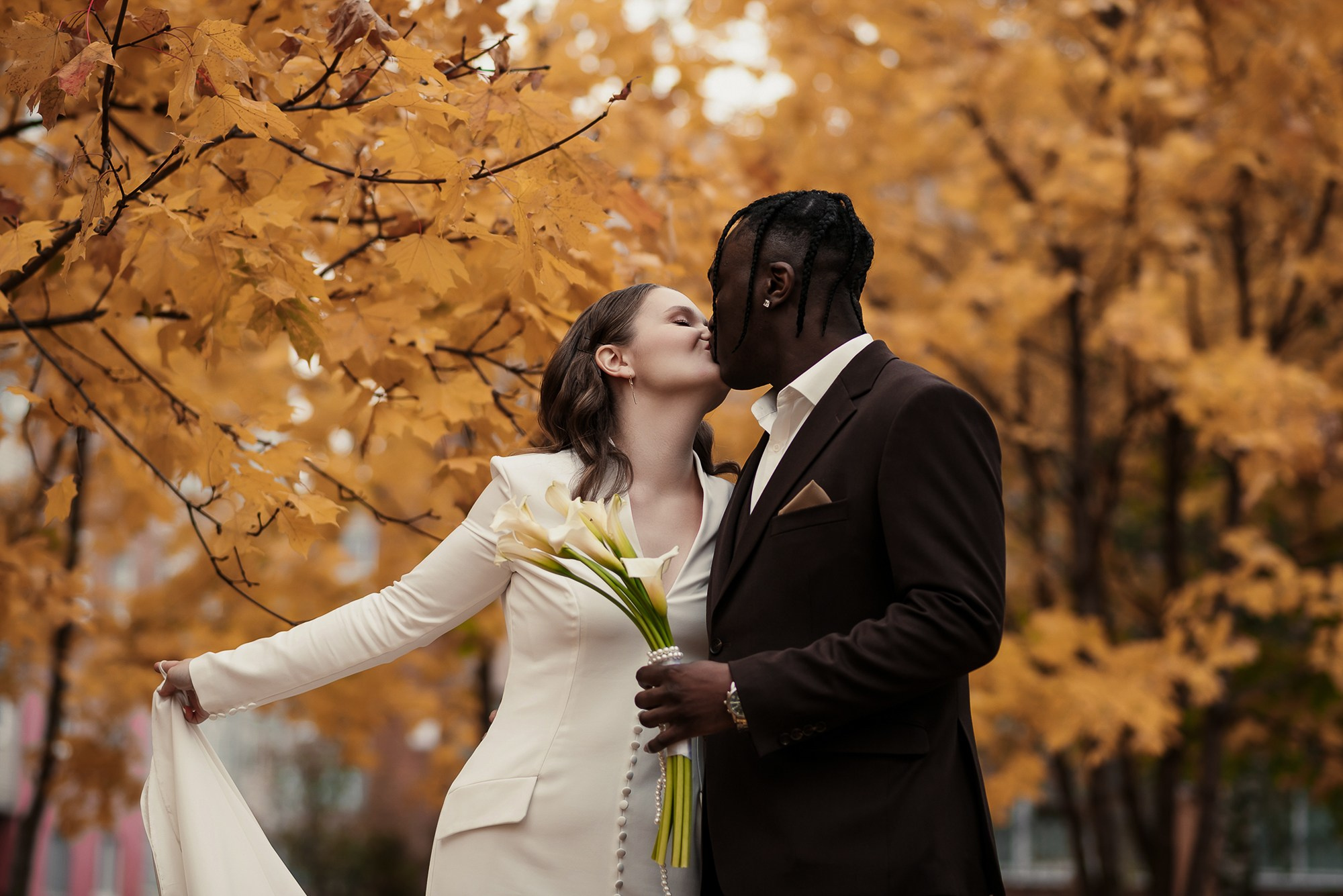 Свадебная осенняя фотосессия в кленах. Свадебный и репортажный фотограф в Ярославле Евгений Сальников