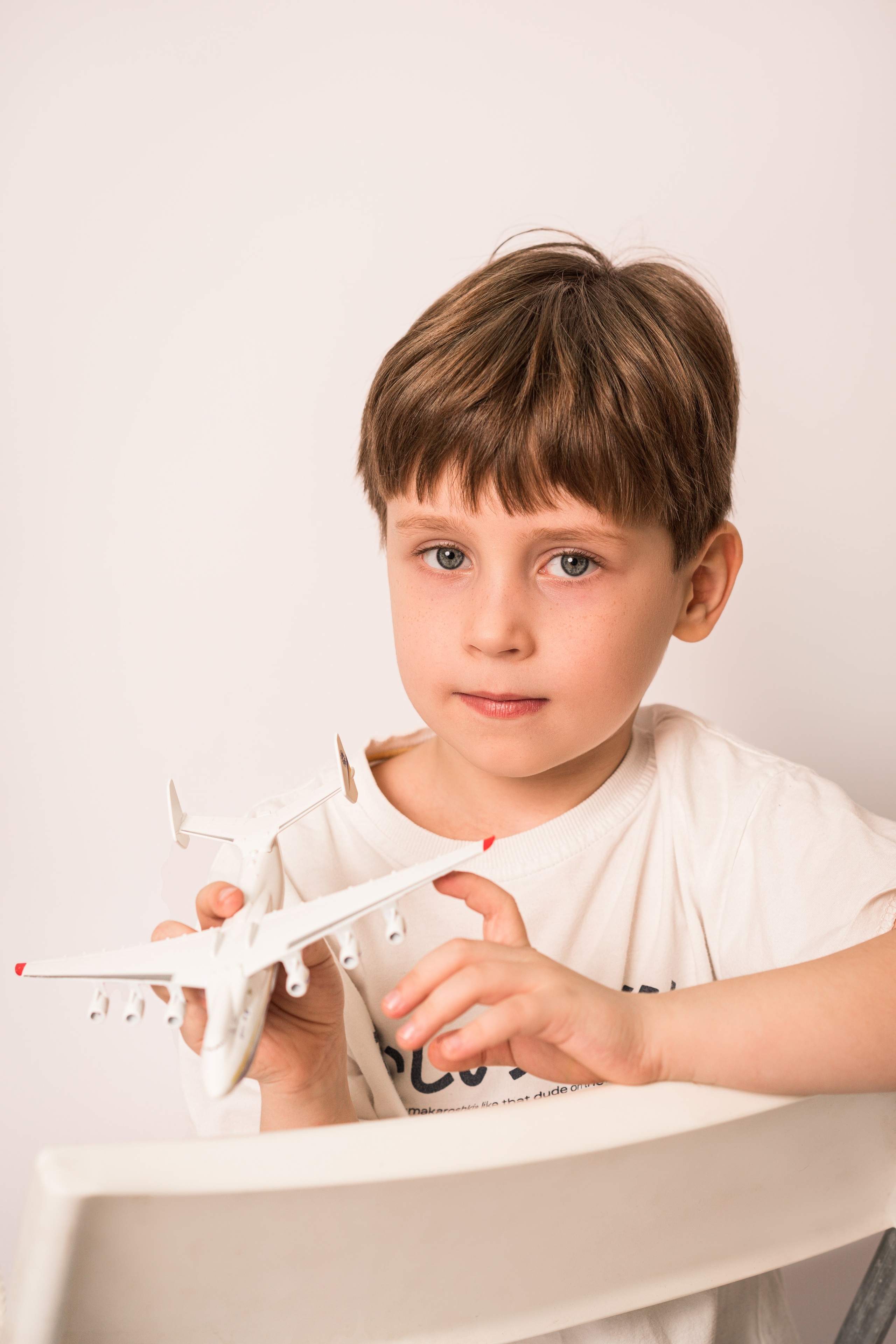 Детский сад, портреты белый фон. Фотограф Шунова Саша