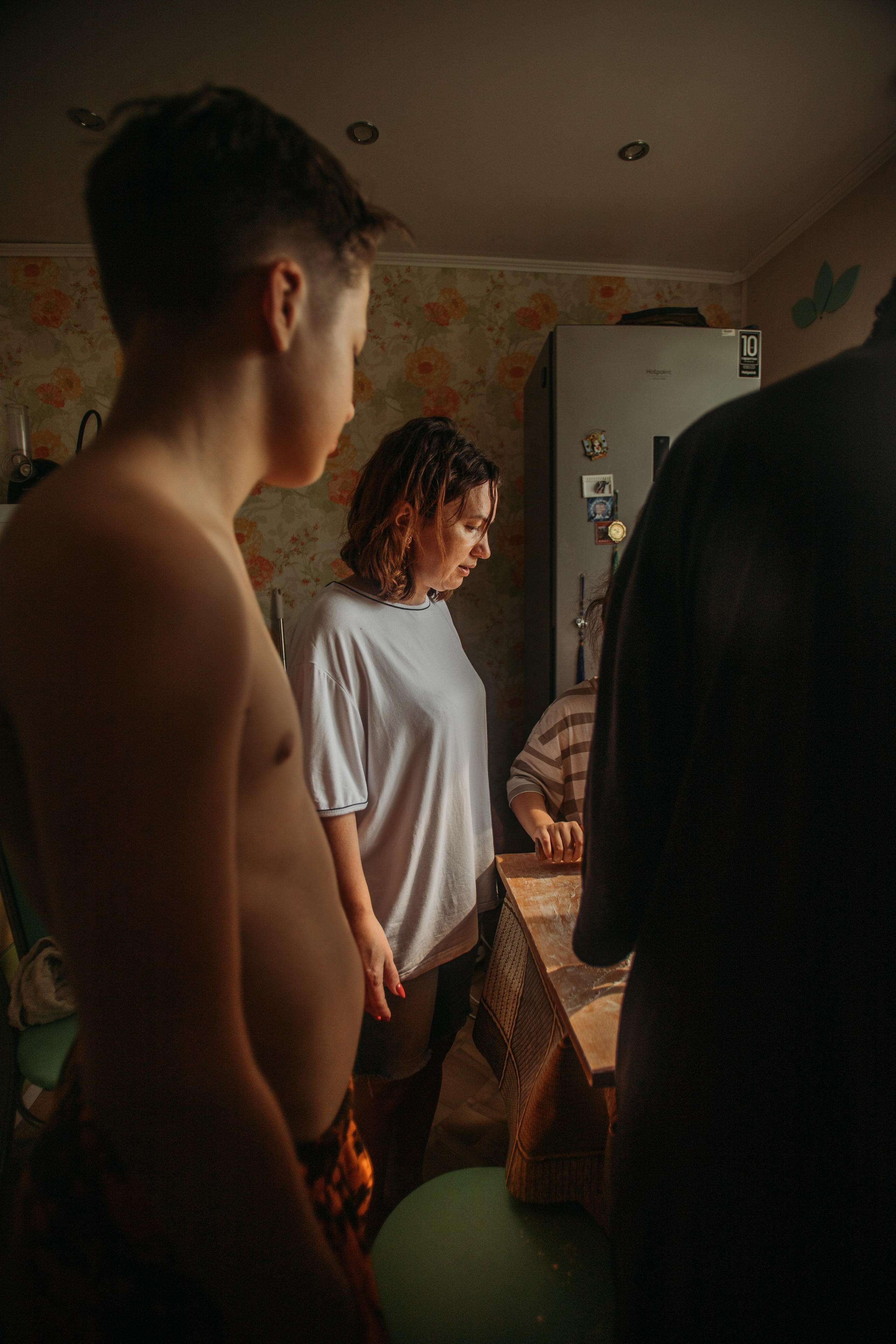 Домашняя фотосессия моей семьи. Венера Гайн. Репортажный фотограф  Тюмень. Обучение фотографии с 0