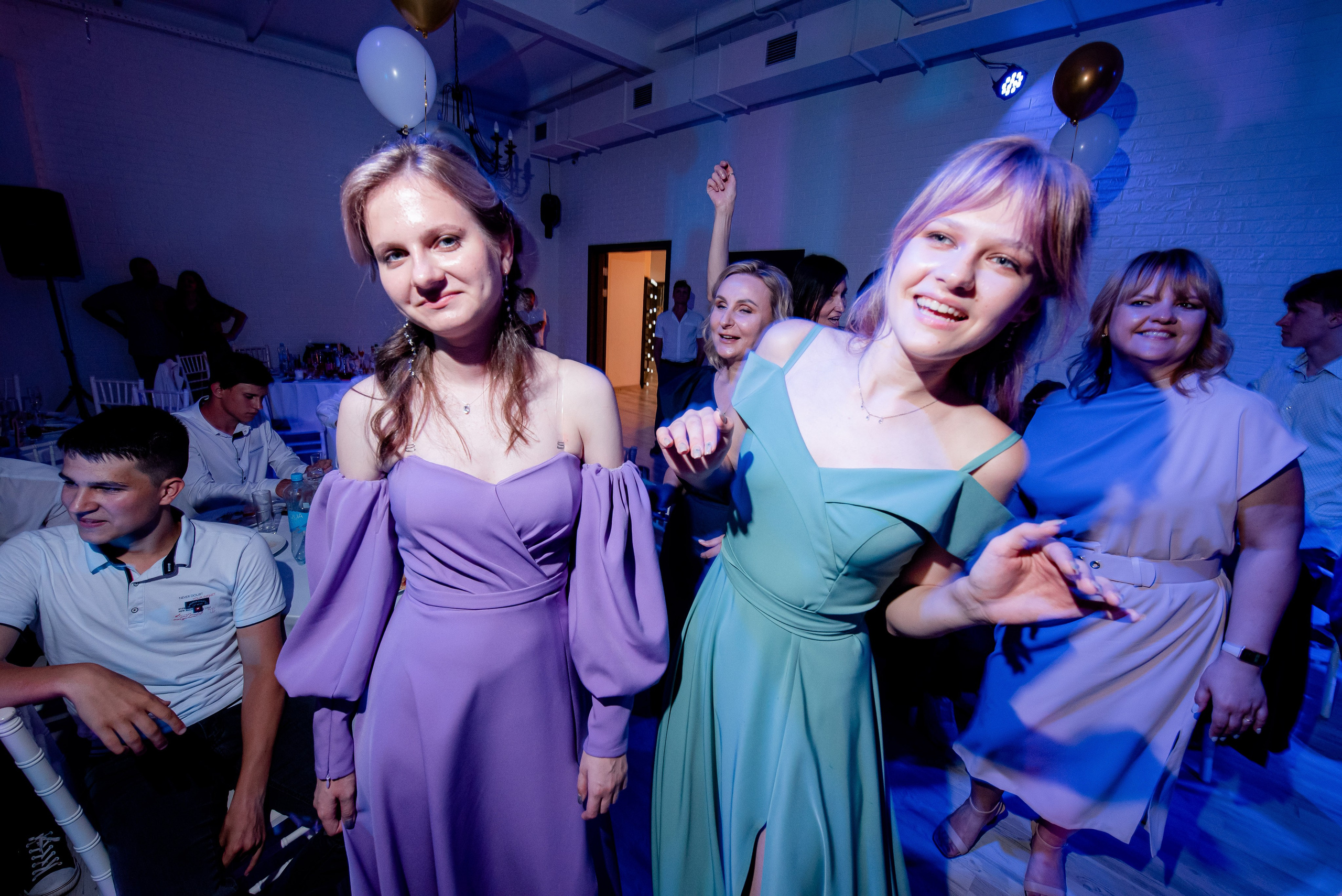 30 Школа. Вручение и Банкет. ДК Юбилейный и Банхоф. Фотограф в Волгограде и Волжском Александр Горбань