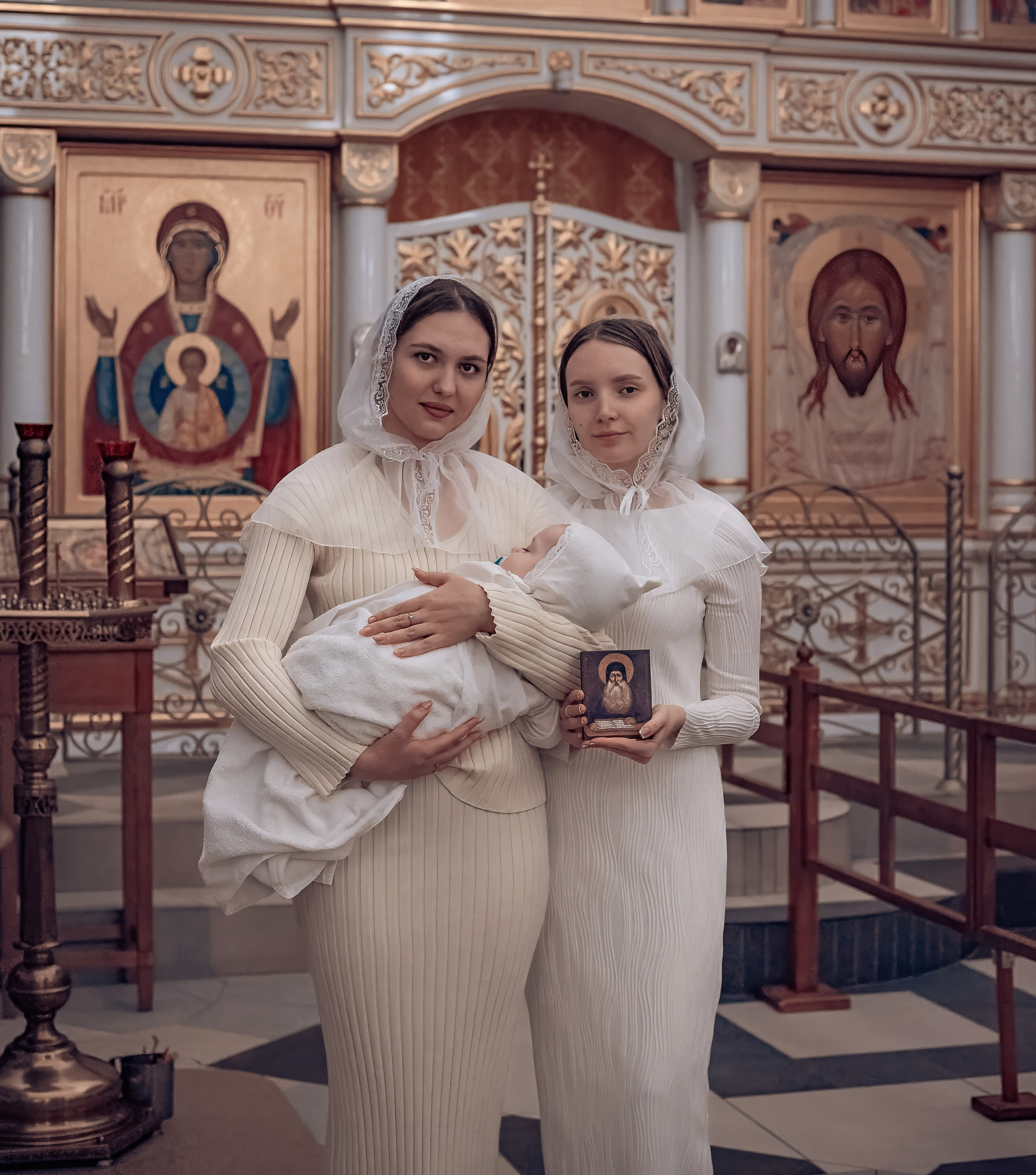 Крещение Максима в храме Феодора Тирона. Фотографы крещения/венчания  Красноярск Татьяна и Вячеслав Переваловы