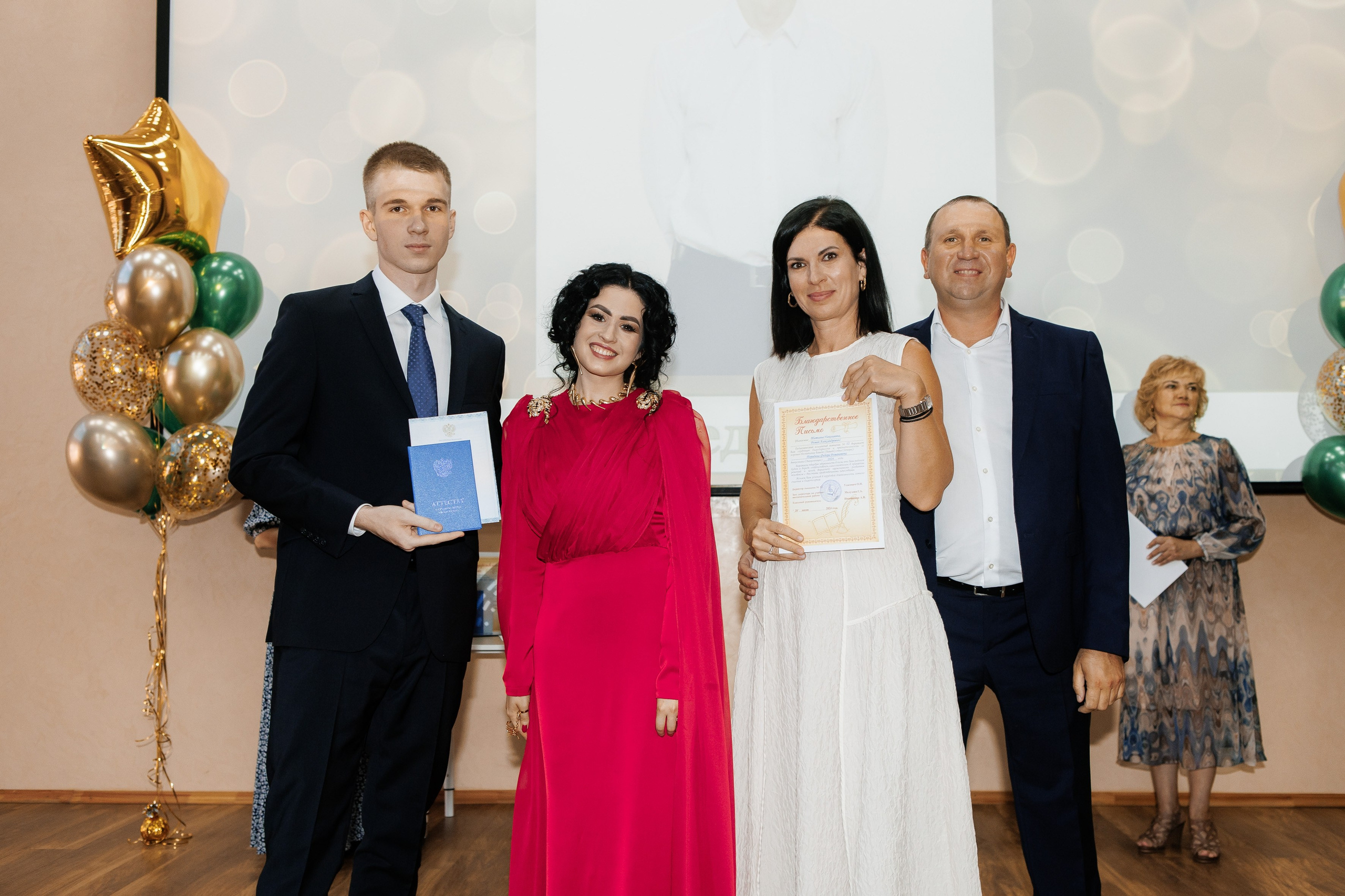 Выпускной Гимназия 12 2024 г. Свадебный и портретный Фотограф в Липецке Дмитрий Котюков