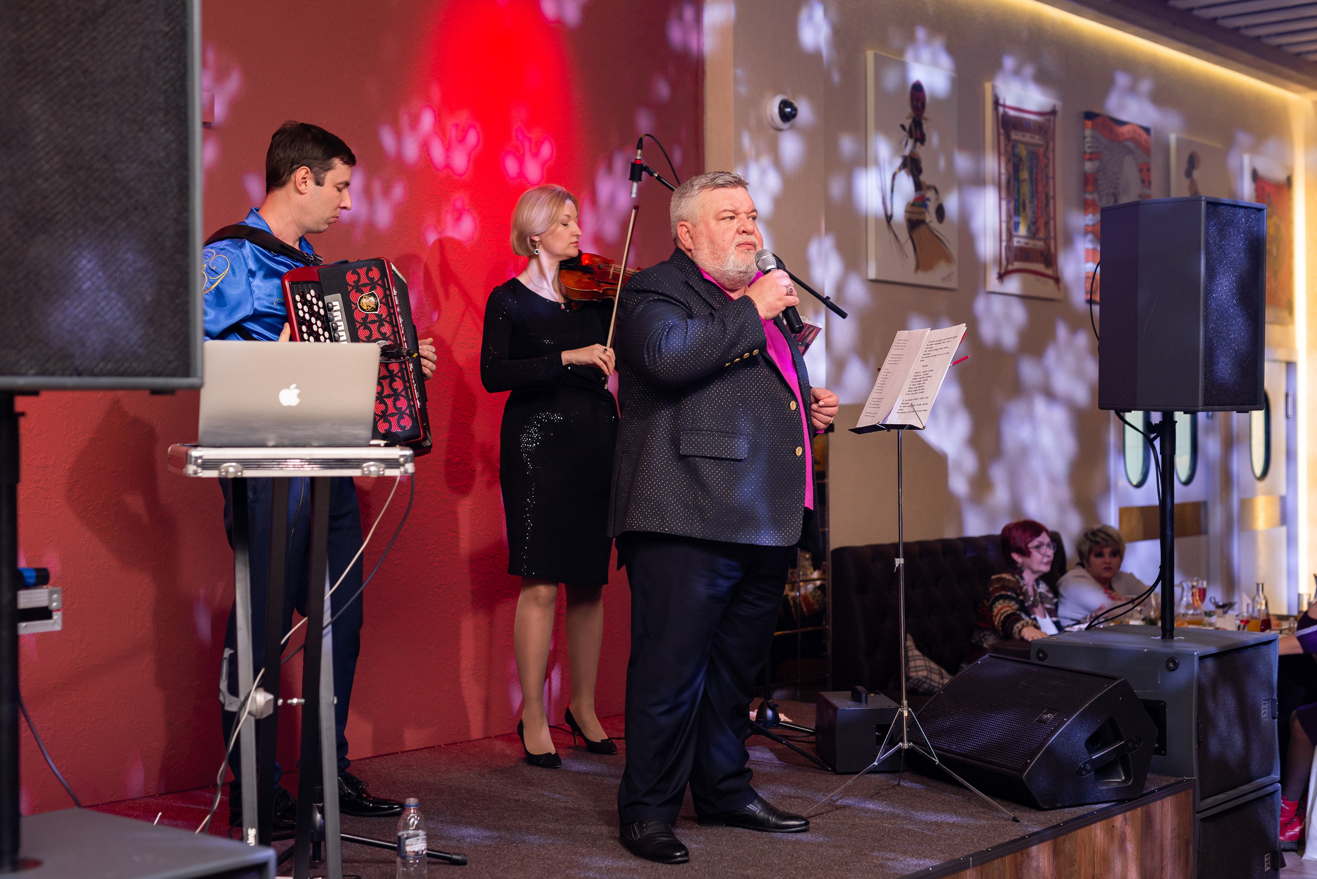 Гр. Владимир и гр. Хорошая песня. Свадебный фотограф в Рязани Вагнер Владимир