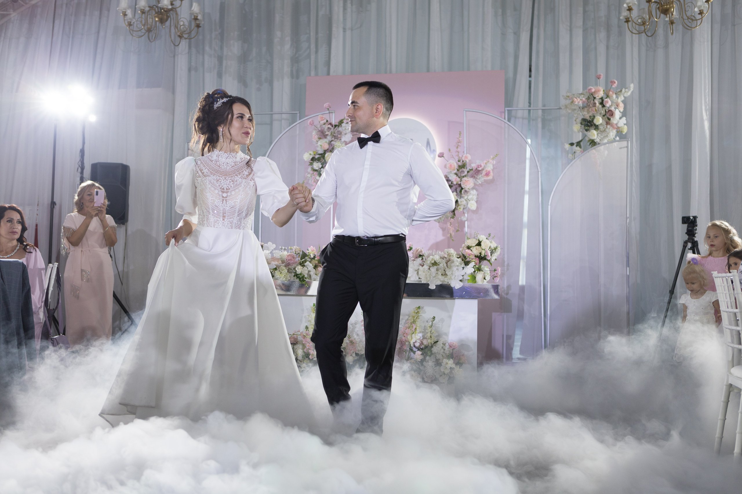 Свадебный фотограф Уфа — Руслан ГабдлисламовЖивые эмоции, красивые кадры, воспоминания на всю жизнь.Работаю по всей Республике Башкортоста. Свадебный фотограф Уфа Руслан Габдлисламов