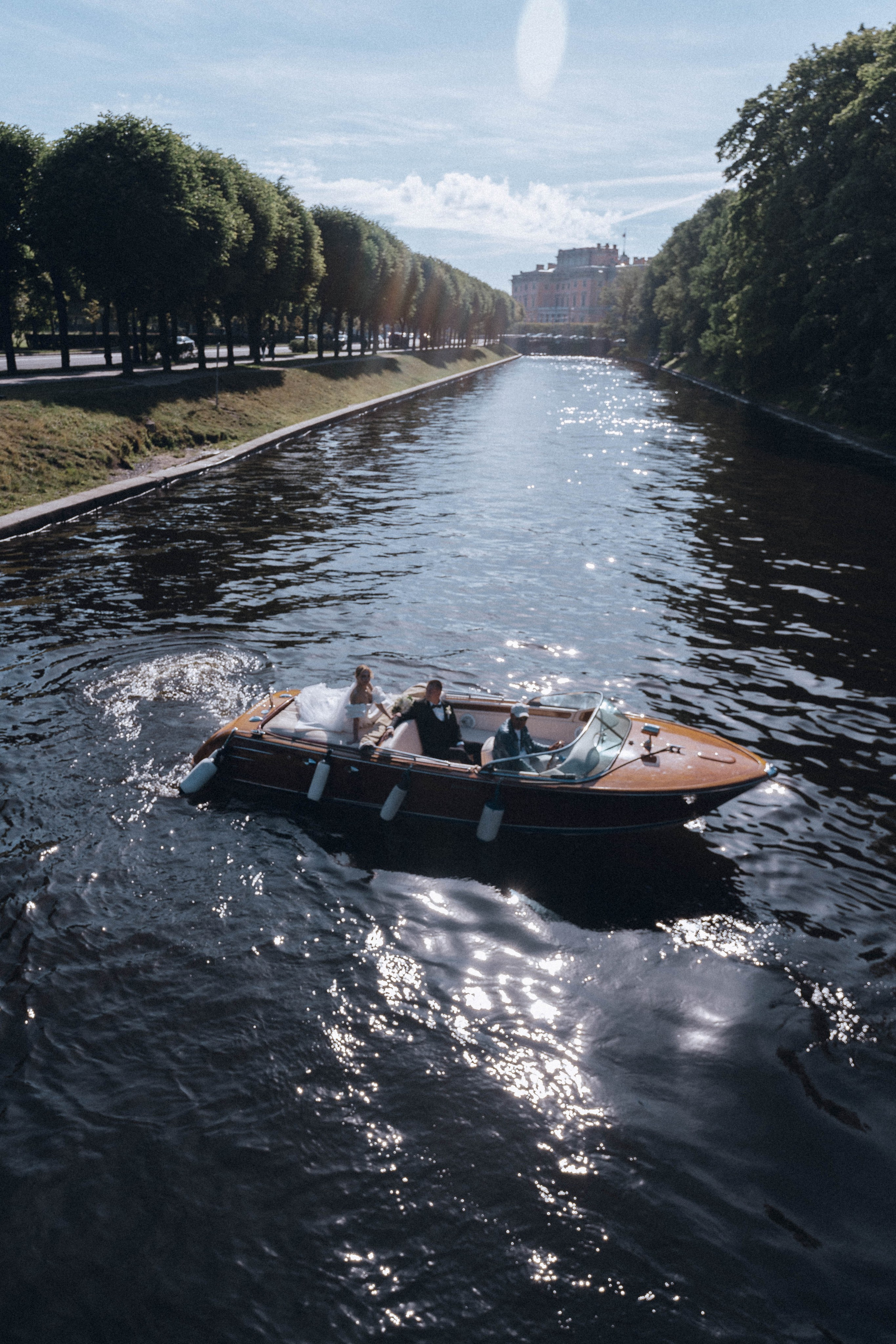 СВАДЕНБНАЯ СЬЕМКА НА КАТЕРЕ ПО КАНАЛАМ САНКТ-ПЕТЕРБУРГА И В АКВАТОРИИ НЕВЫ. Профессиональный фотограф, Санкт-Петербург — Виктория Богомолова