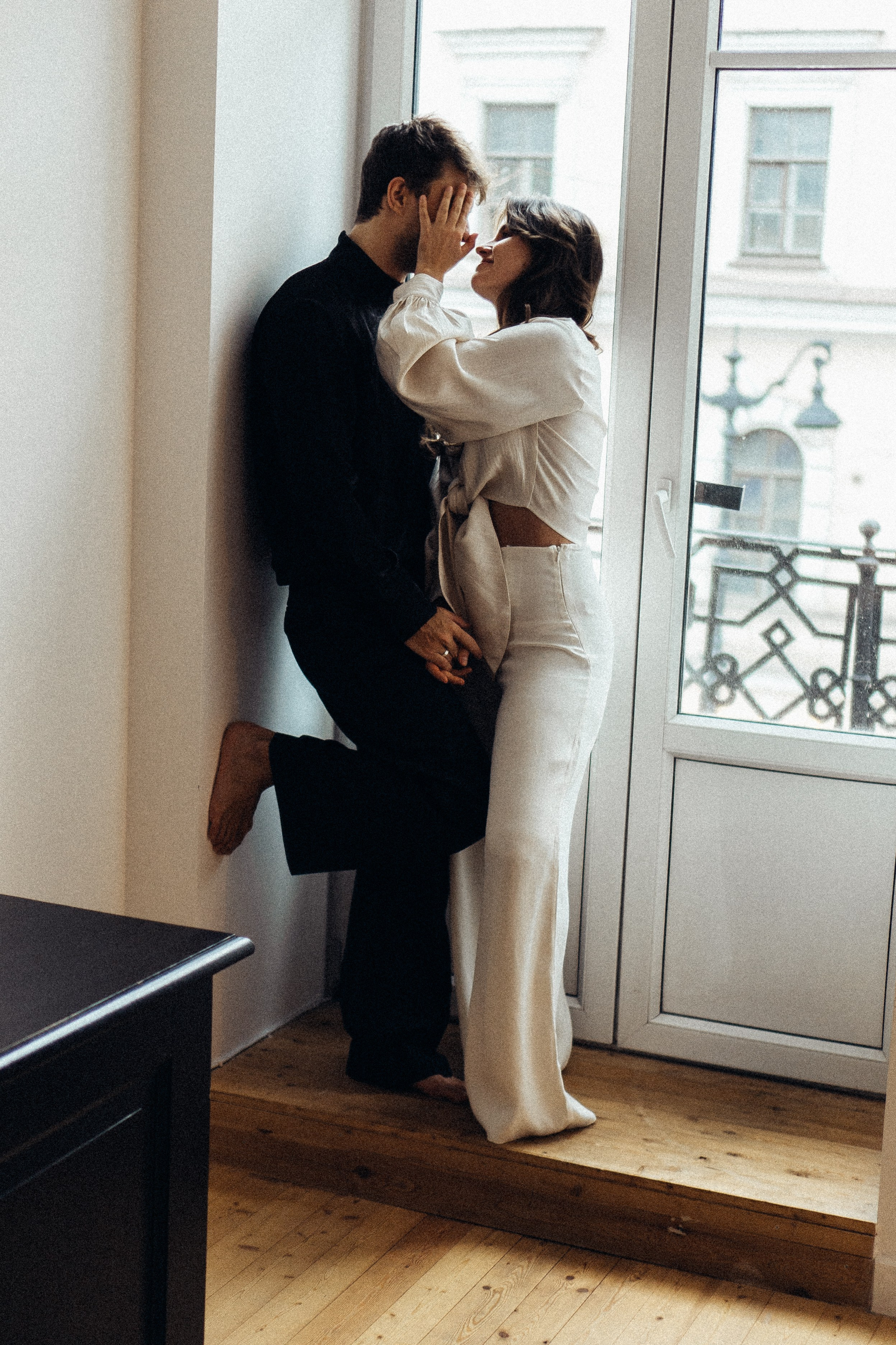 УТРО ЖЕНИХА И НЕВЕСТЫ В ПИТЕРСКОЙ КВАРТИРЕ И СЬЕМКА С СВАДЕБНЫХ ОБРАЗАХ. Профессиональный фотограф, Санкт-Петербург — Виктория Богомолова