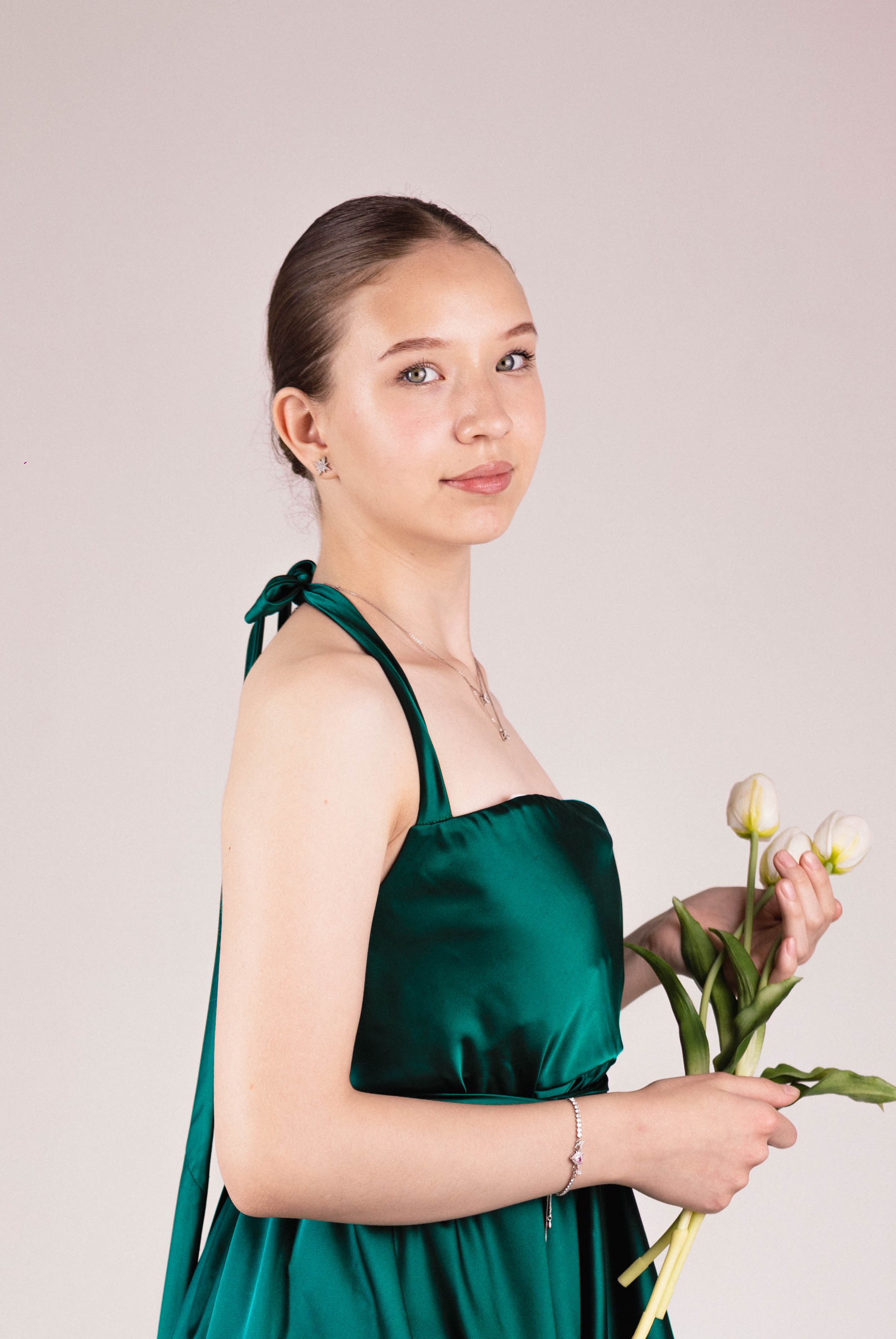 Портретная фотосессия в Алматы — индивидуальный портрет в студии. Фотограф Алматы