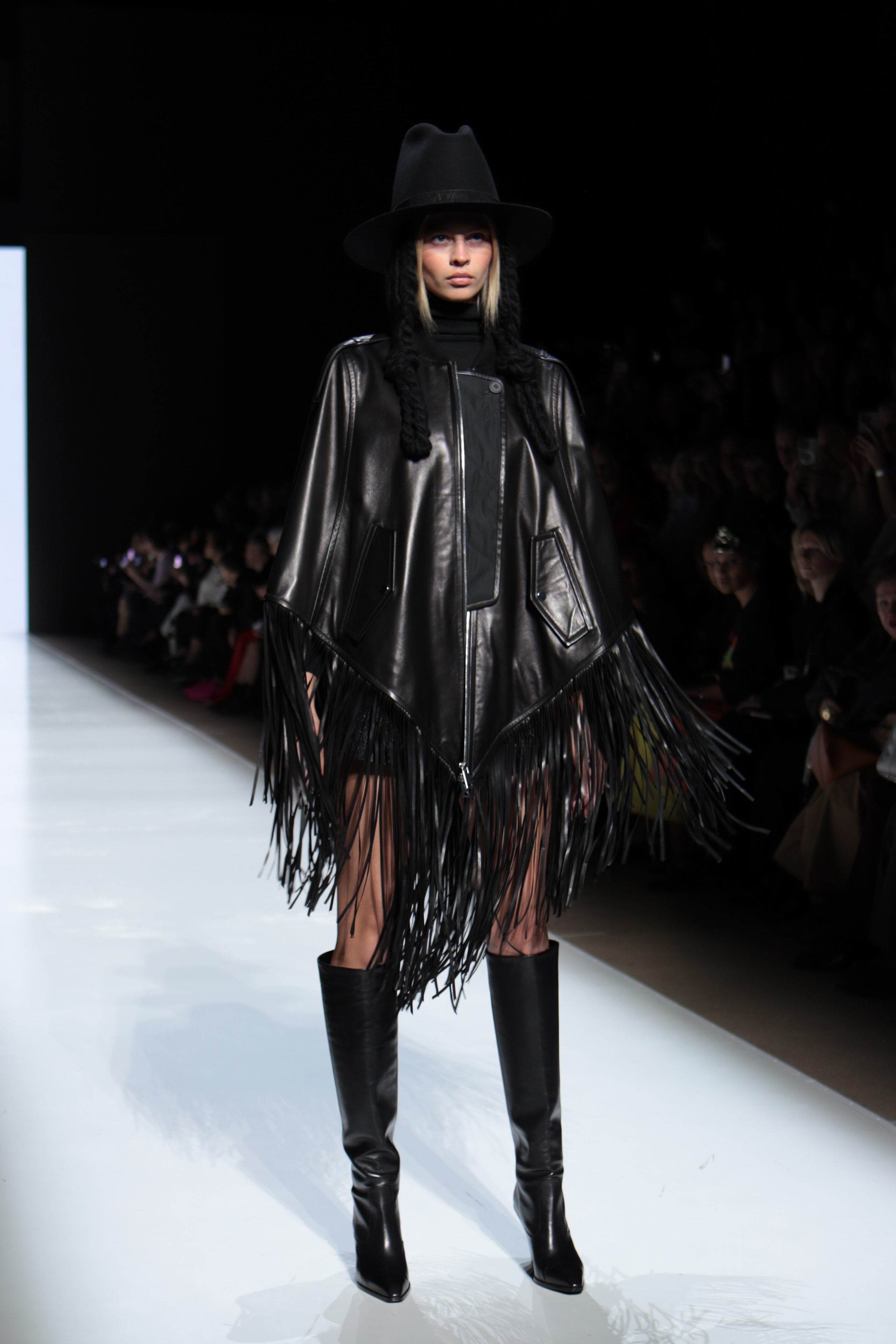 Moscow Fashion Week Fall 2024. Fashion Фотограф в СПб Yana Kochkina