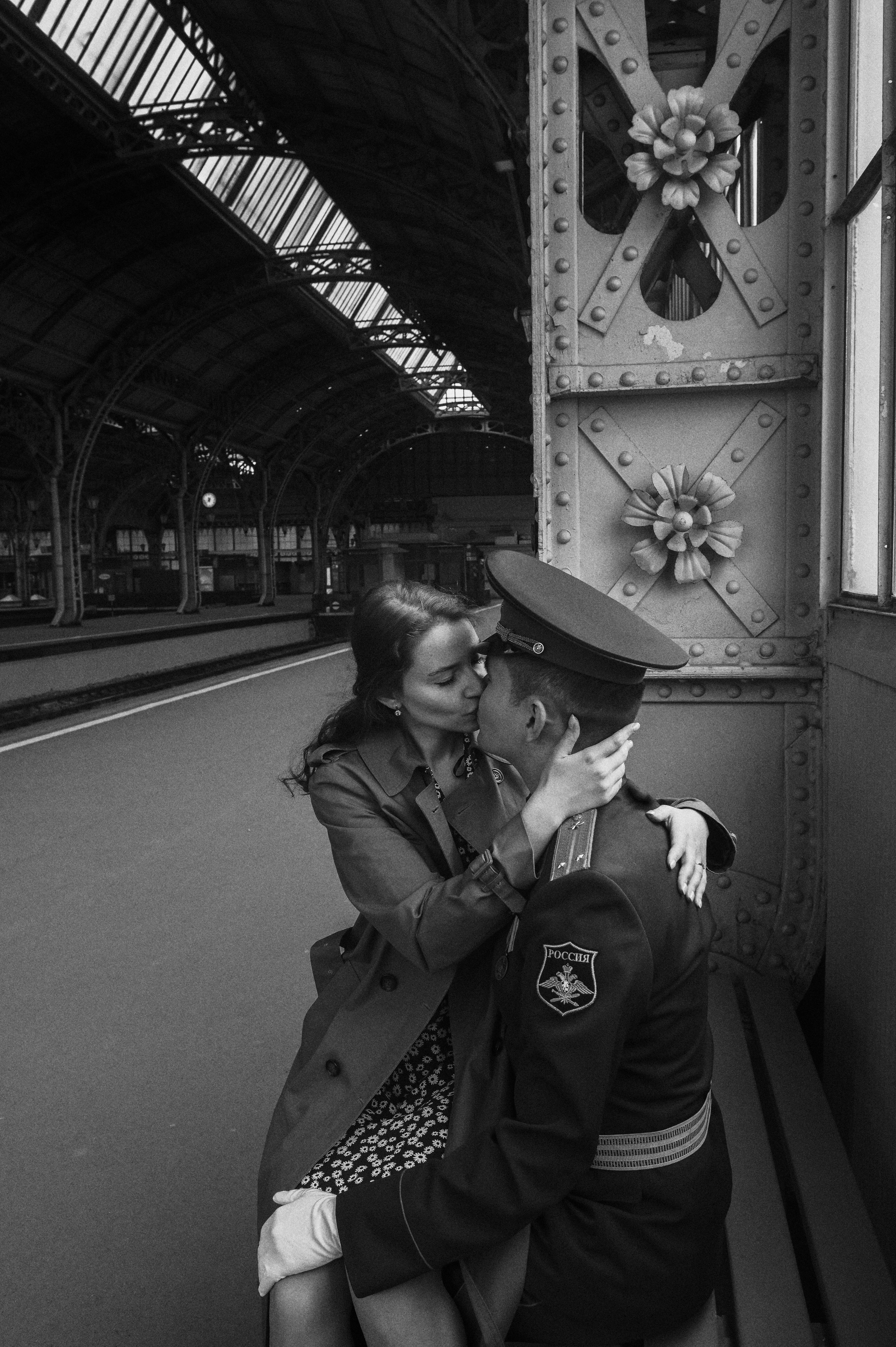 Love story на вокзале. Анастасия и Азамат. Семейный и свадебный фотограф в Санкт-Петербурге Яна