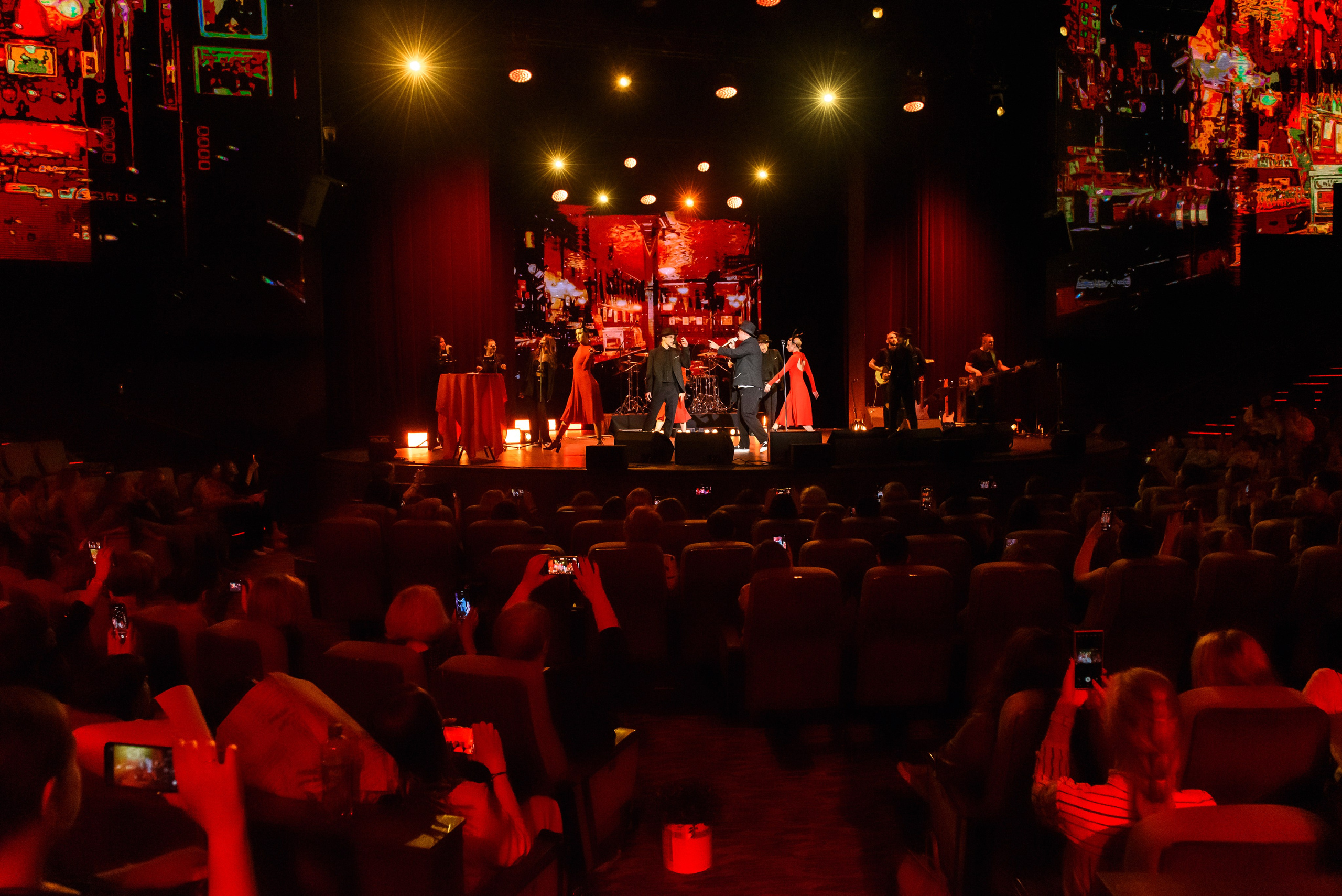 Кирилл Туриченко — Вегас Сити Холл. Бренд-фотограф для экспертов и блогеров в Москве Влада Горбовская