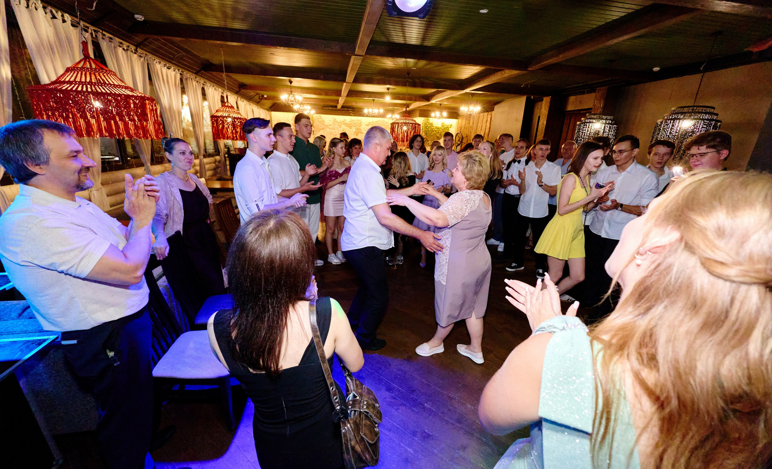 Выпускной 35 Сош. Фотограф Выпускные альбомы Таганрог Сергей Коробченко