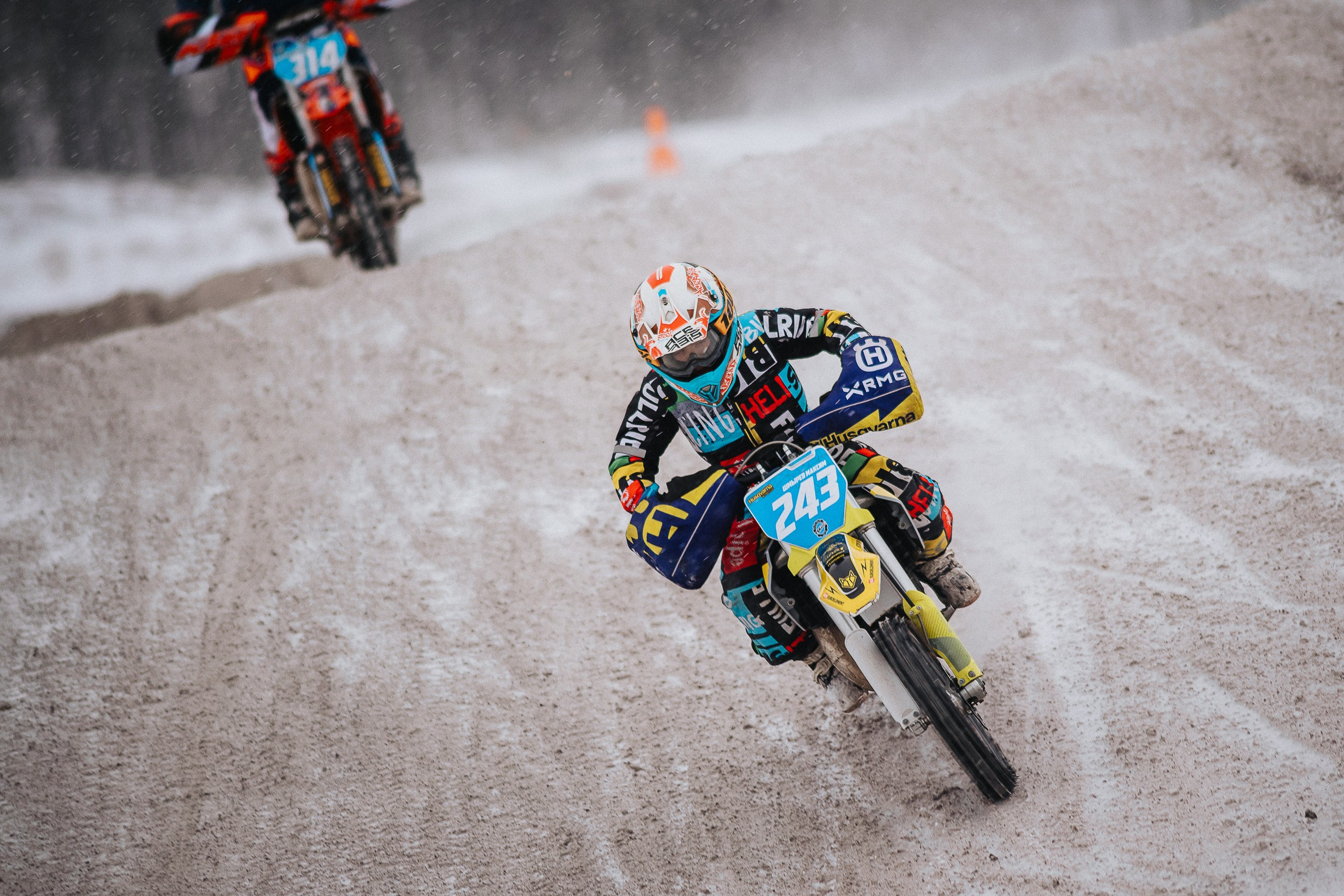 29.12.2024 — Праздничная тренировка на мотоциклетной трассе Люскус. Репортажный фотограф в Кемерово