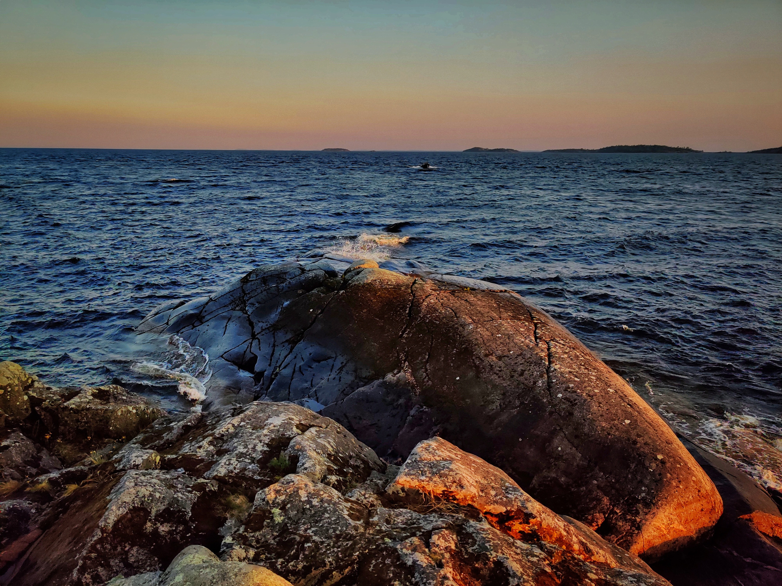 Путешествие по Карелии: Ладожские шхеры, закаты и дикая природа | Летние фото в августе