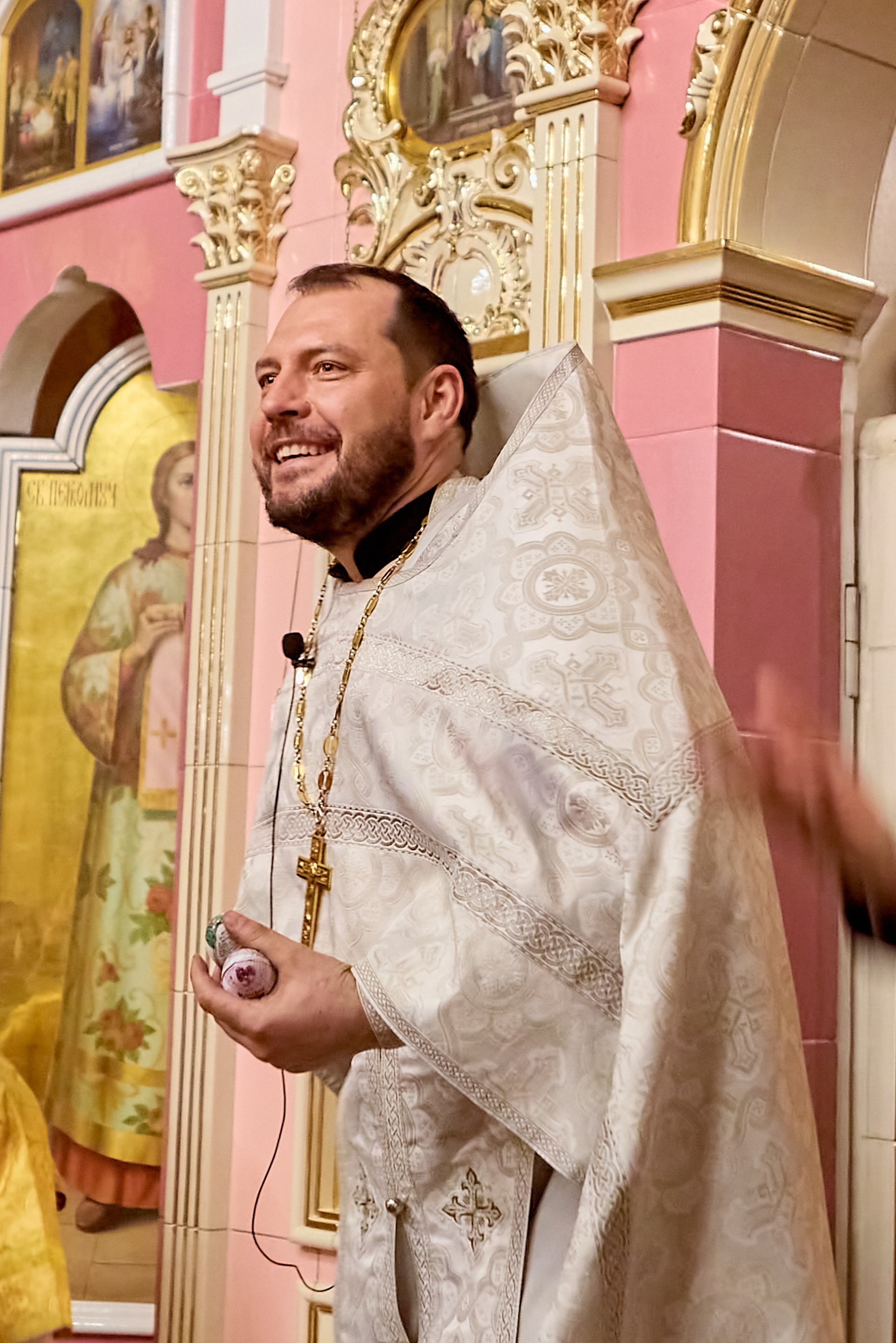 Раздаем Пасхальные яйца