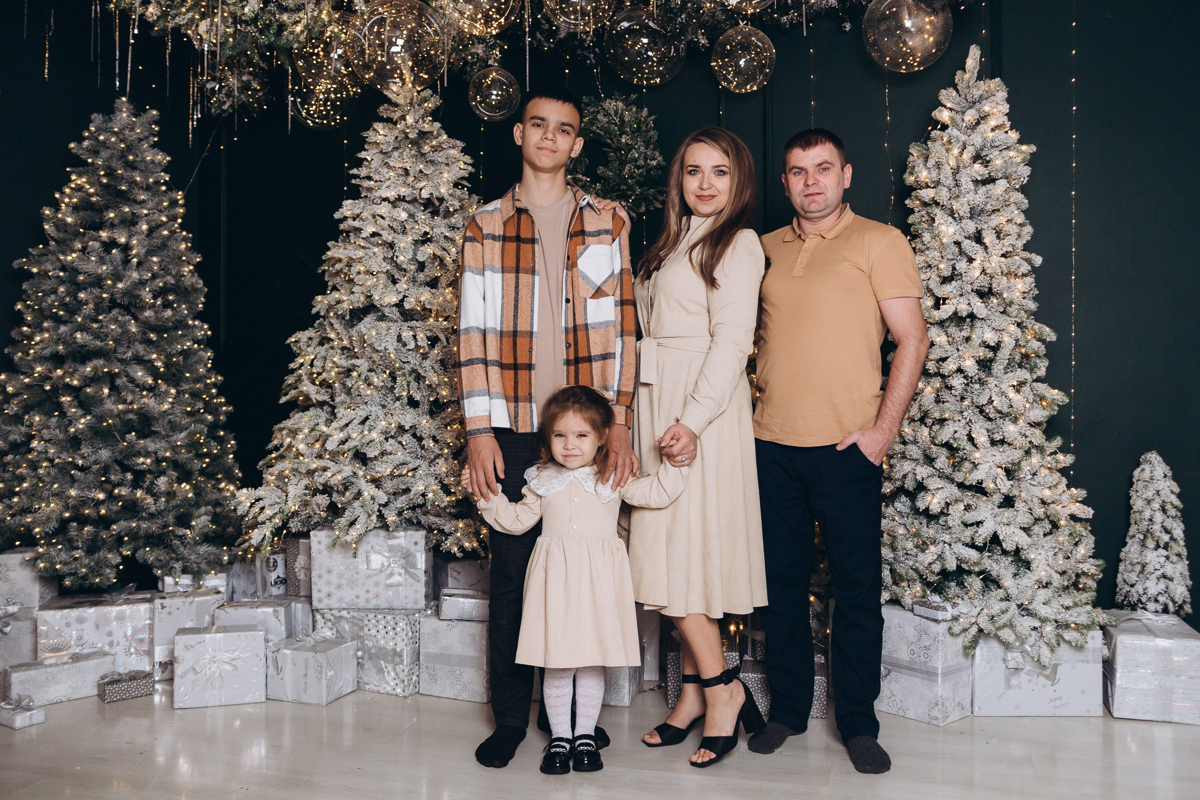 Галина, Николай, Данил и Настя. Свадебный и семейный фотограф в Новосибирске Дарья Кель