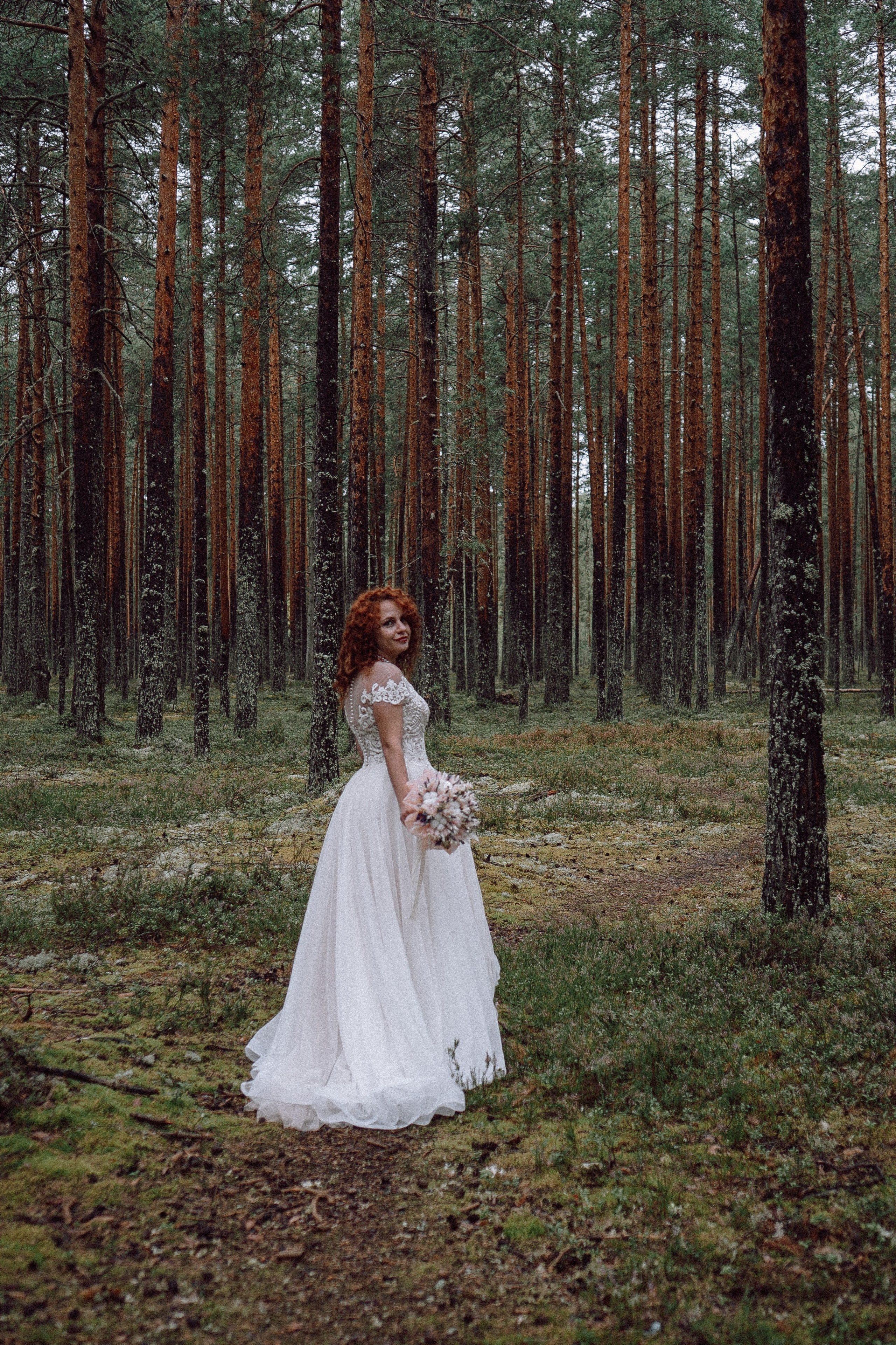 СВАДЕБНАЯ ФОТОСЕССИИЯ ПАРЫ В ГОРОДЕ ПРИОЗЕРСК В СОСНОВОМ ЛЕСУ И С ПИКАПОМ. Профессиональный фотограф, Санкт-Петербург — Виктория Богомолова