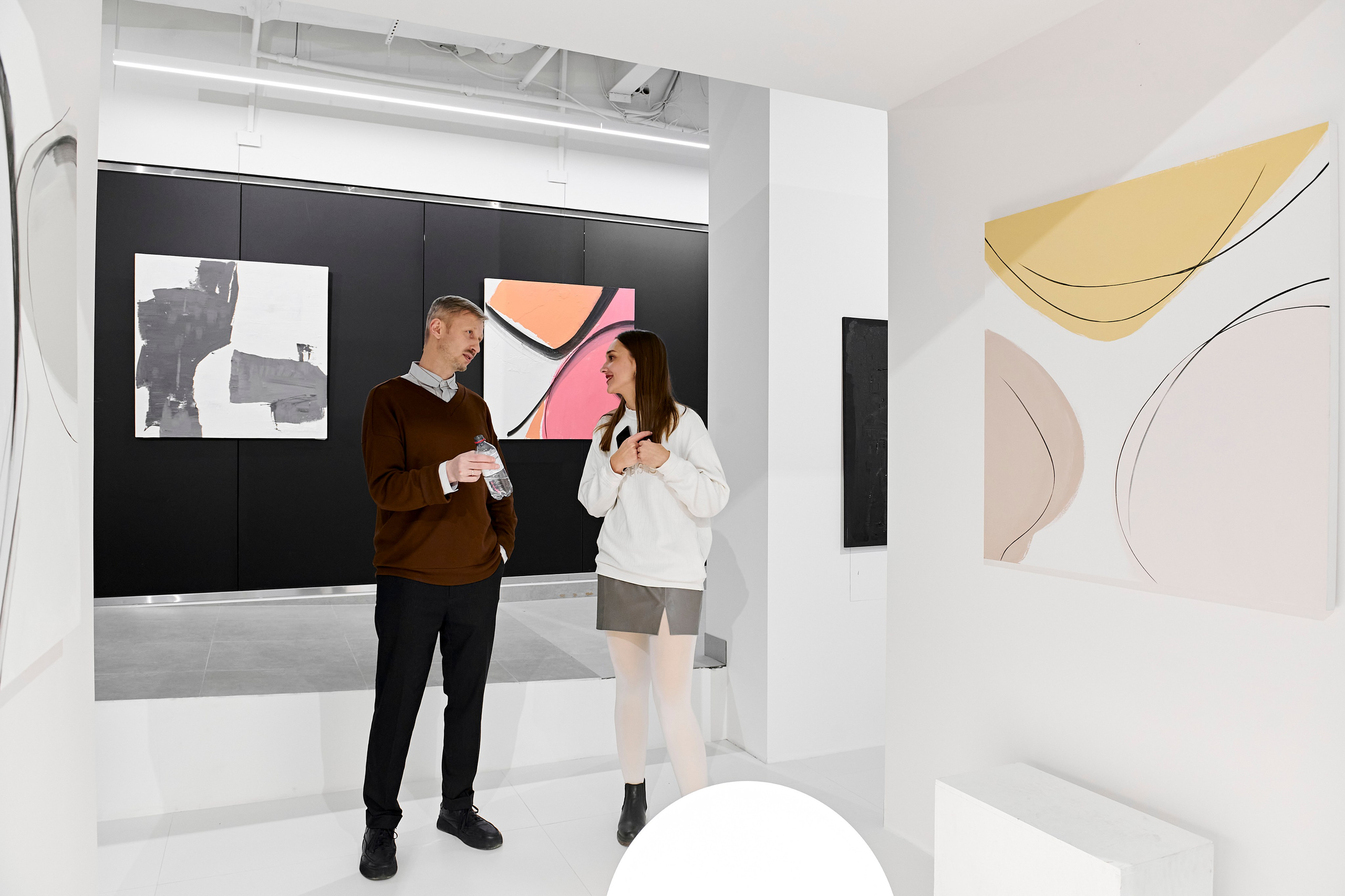 The Holst. Выставка Юлии Остапенко. Фотограф Постольник Дарья